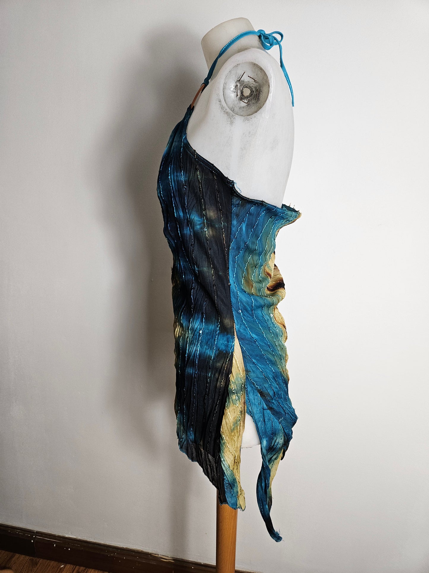 Asymmetric tie-dye top in blue and brown