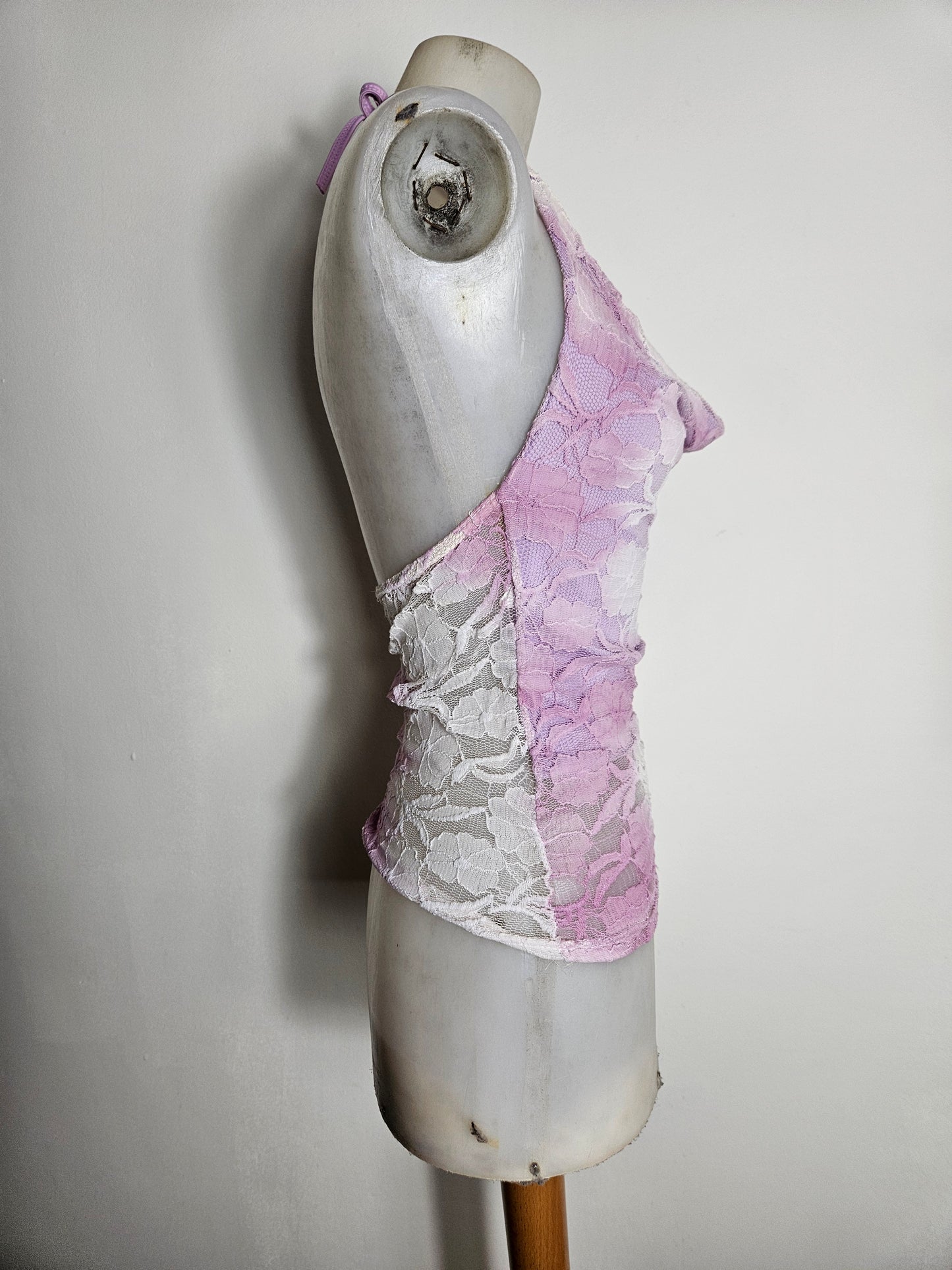 Haut dos nu col bénitier en dentelle