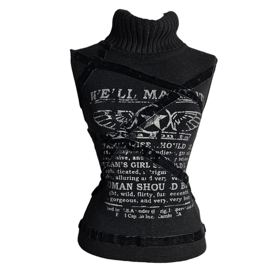 Top negro de cuello alto
