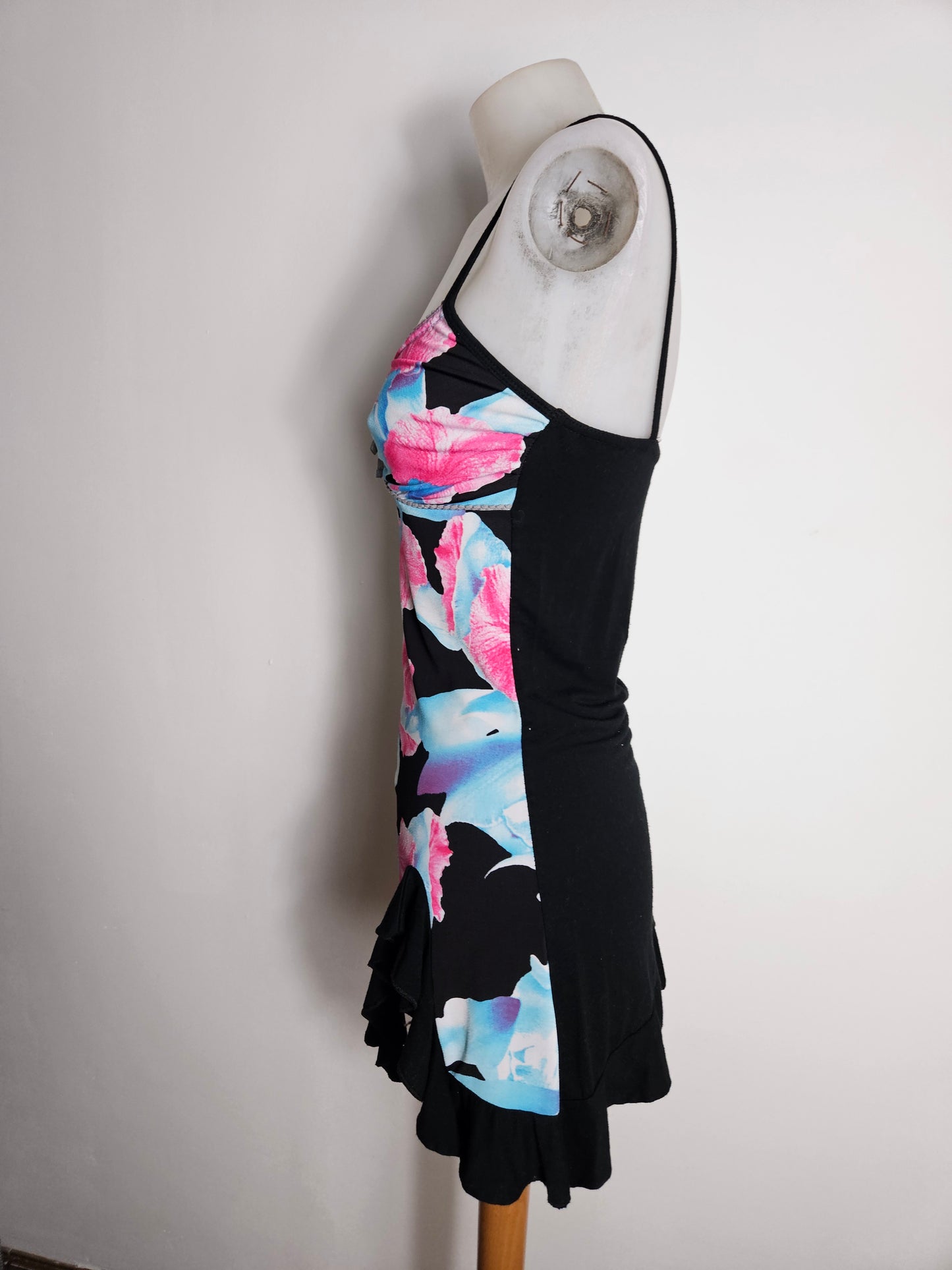 Haut asymétrique bleue et rose