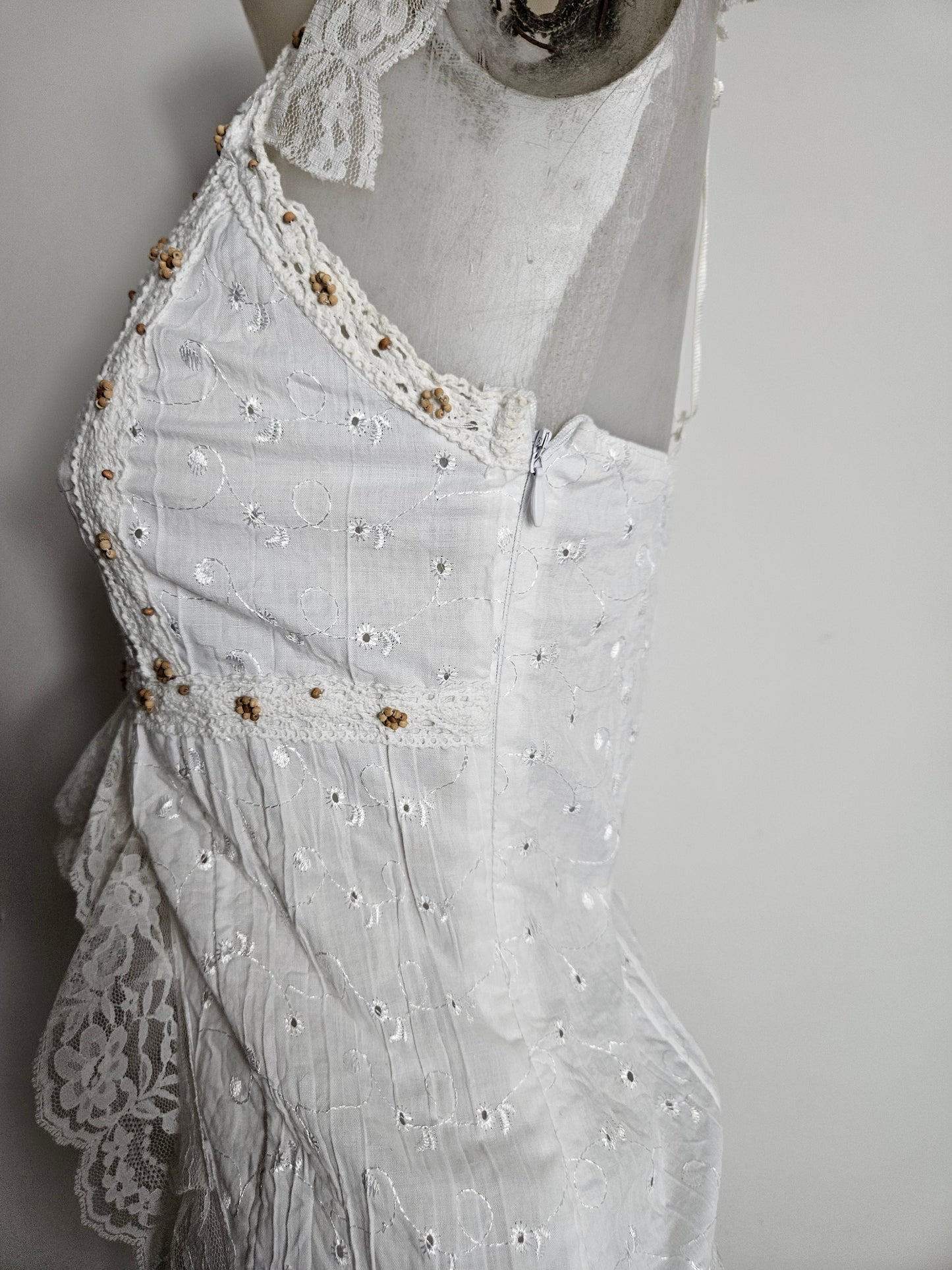 Top blanco con volantes
