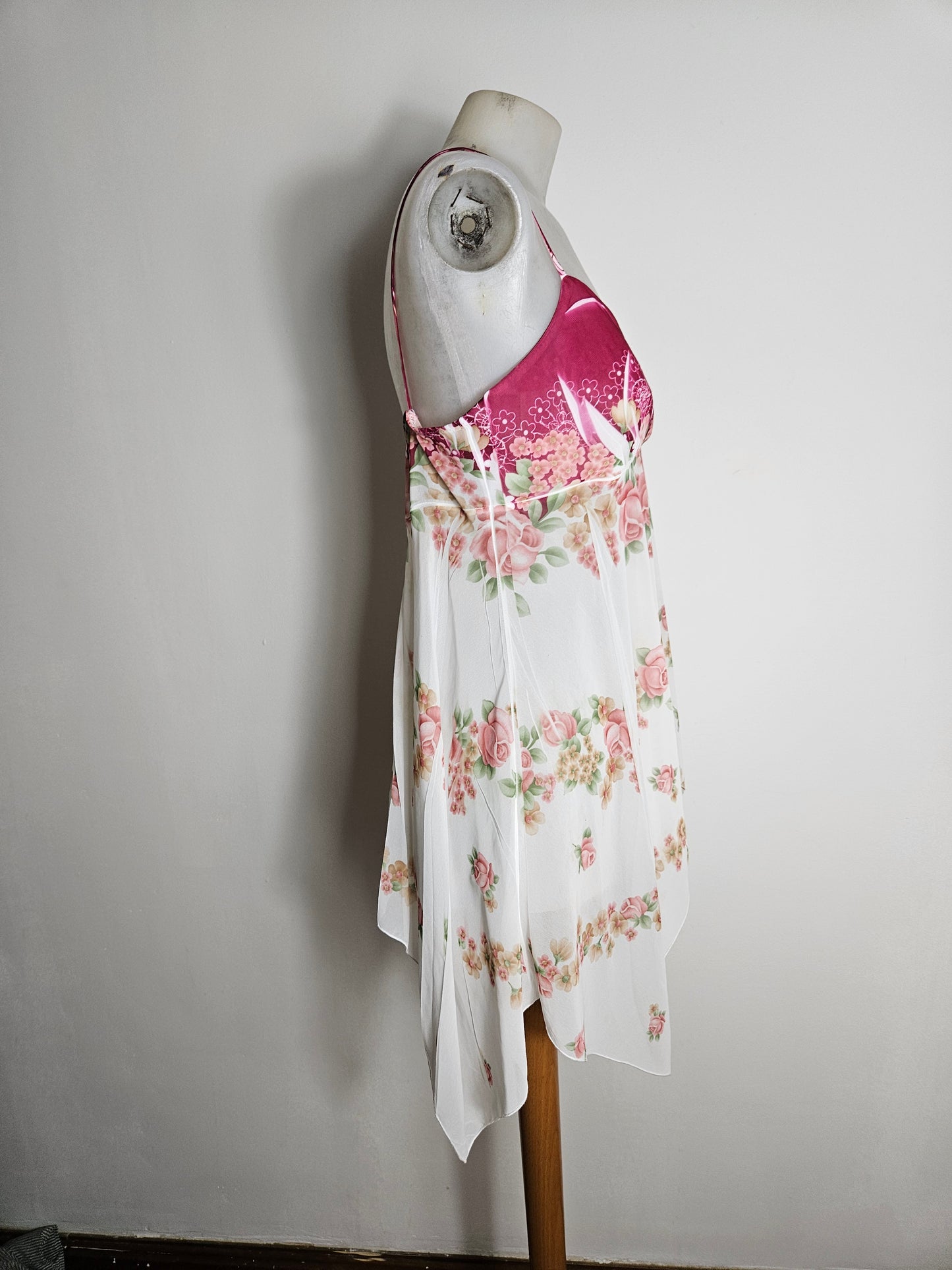 Haut en voile asymétrique