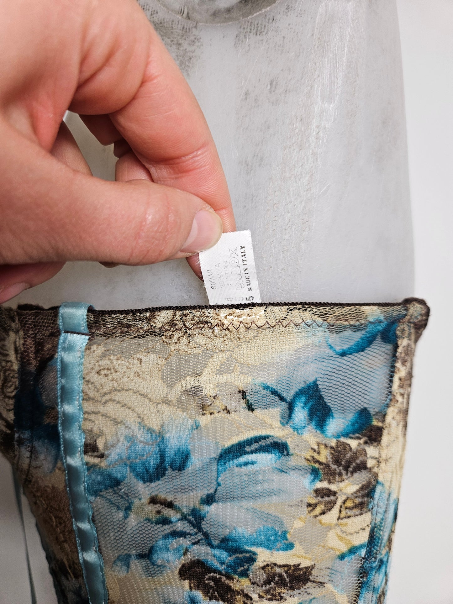 Bustier en dentelle tons bleus