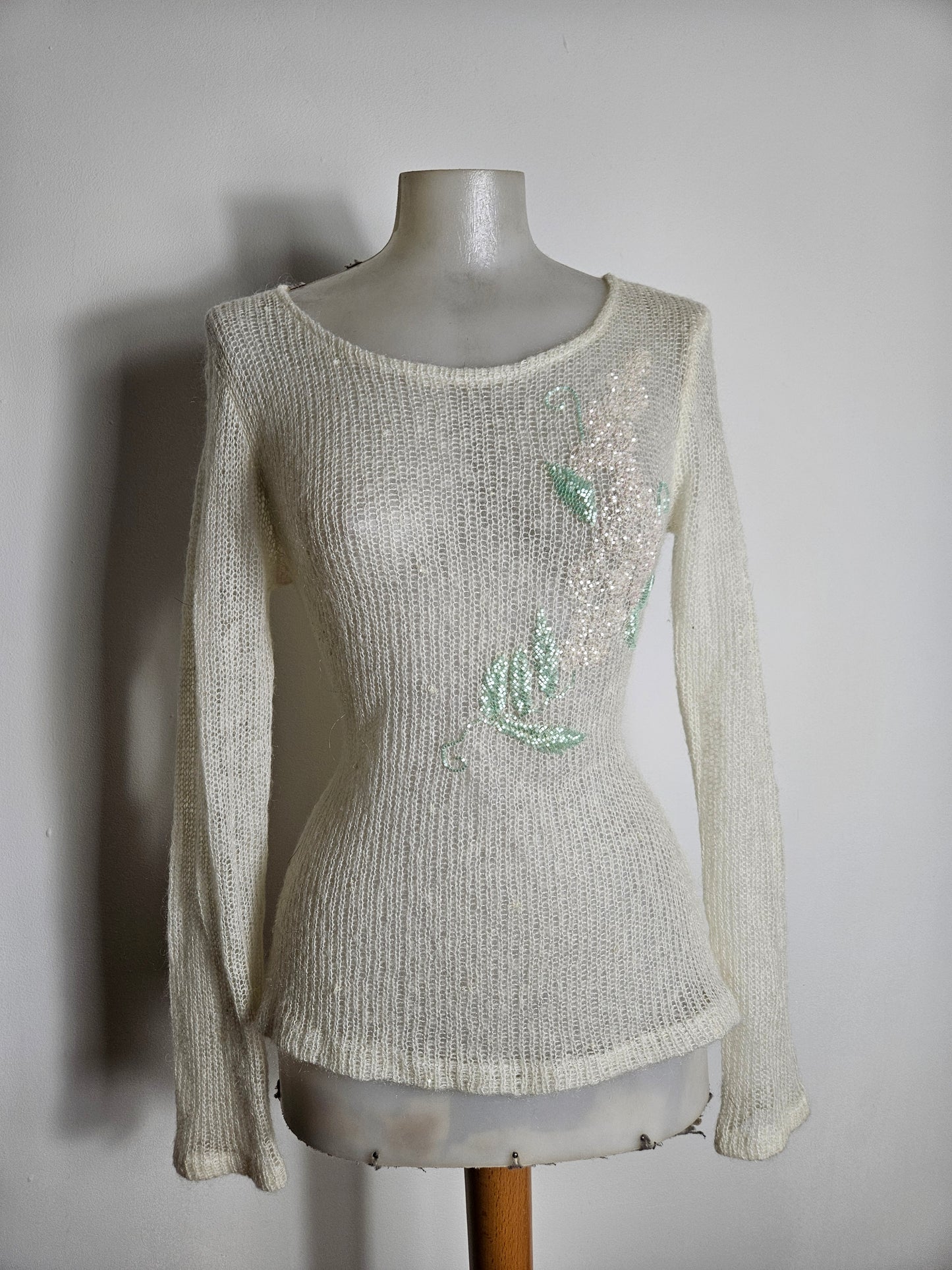 Pull en maille fine brodée
