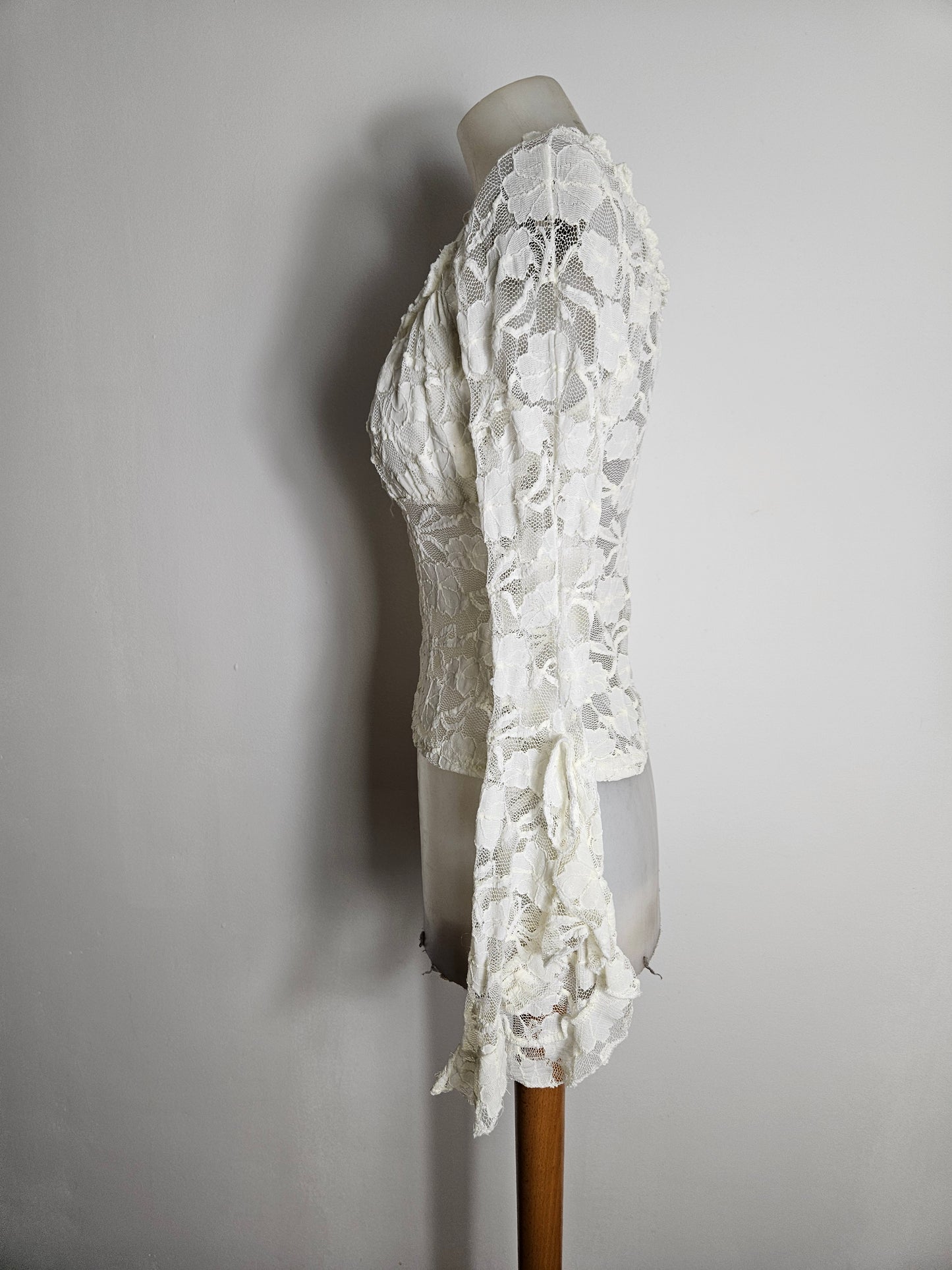Haut en dentelle blanc cassé