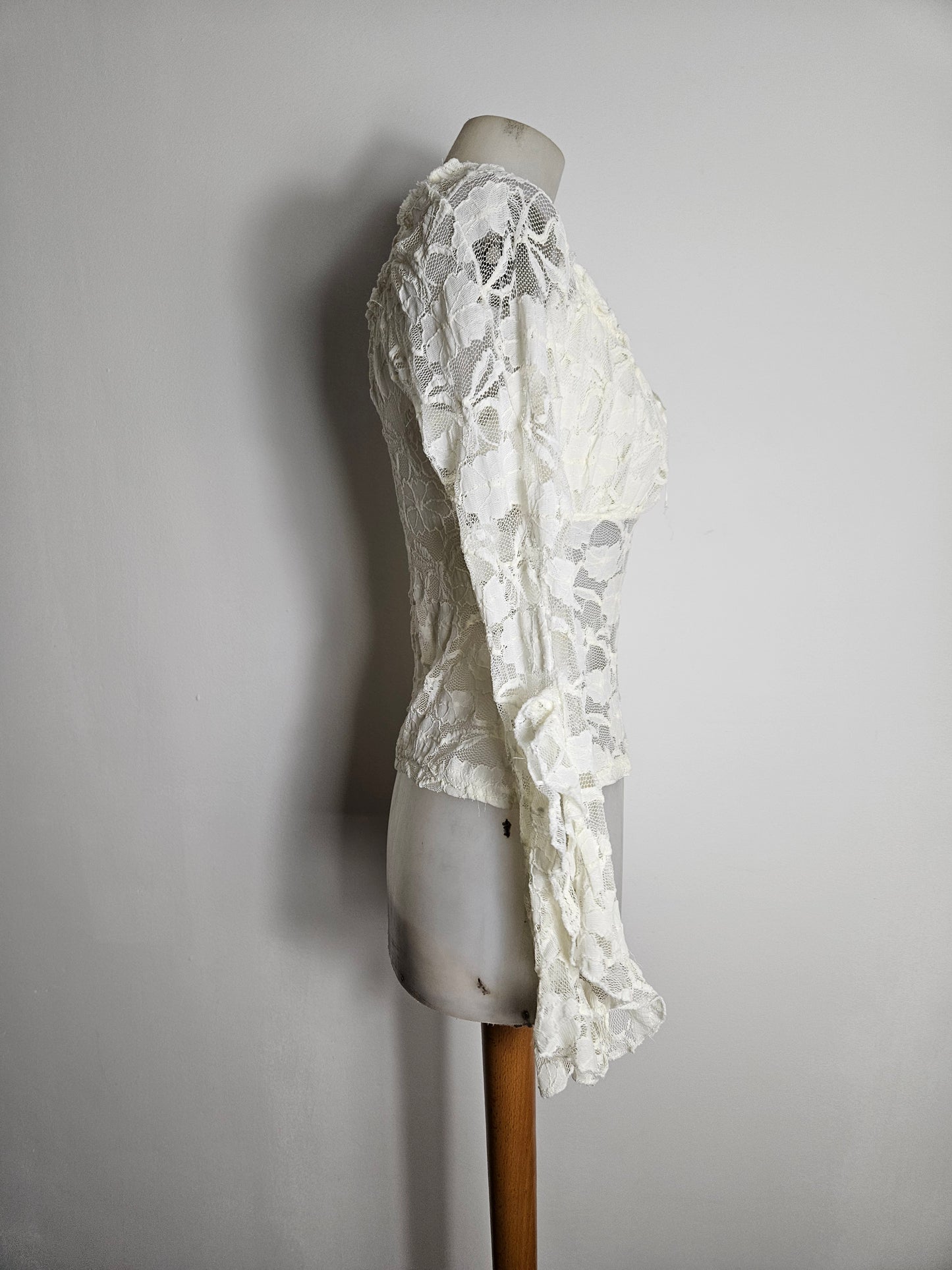 Haut en dentelle blanc cassé