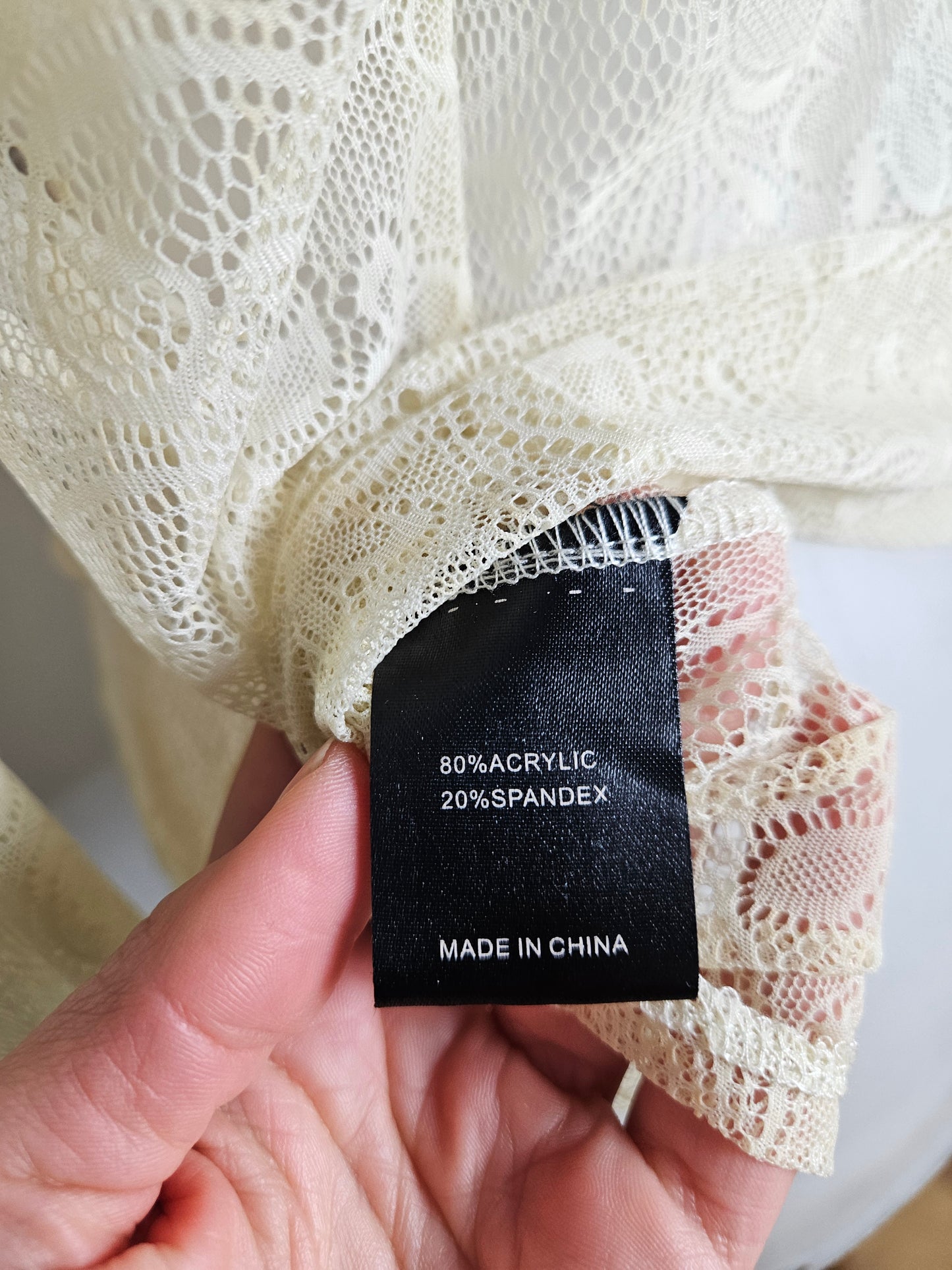 Chemisier en dentelle crème
