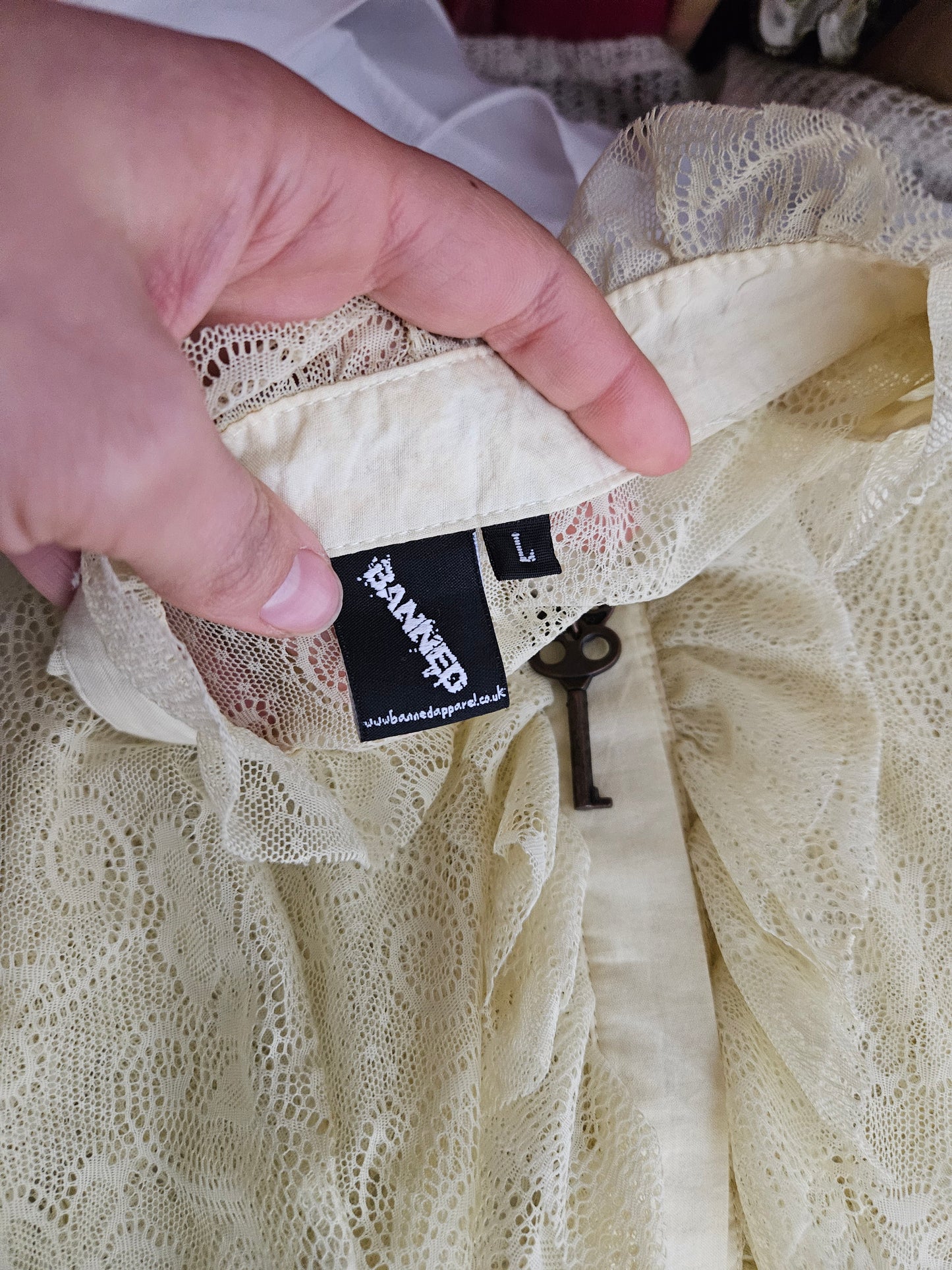 Chemisier en dentelle crème