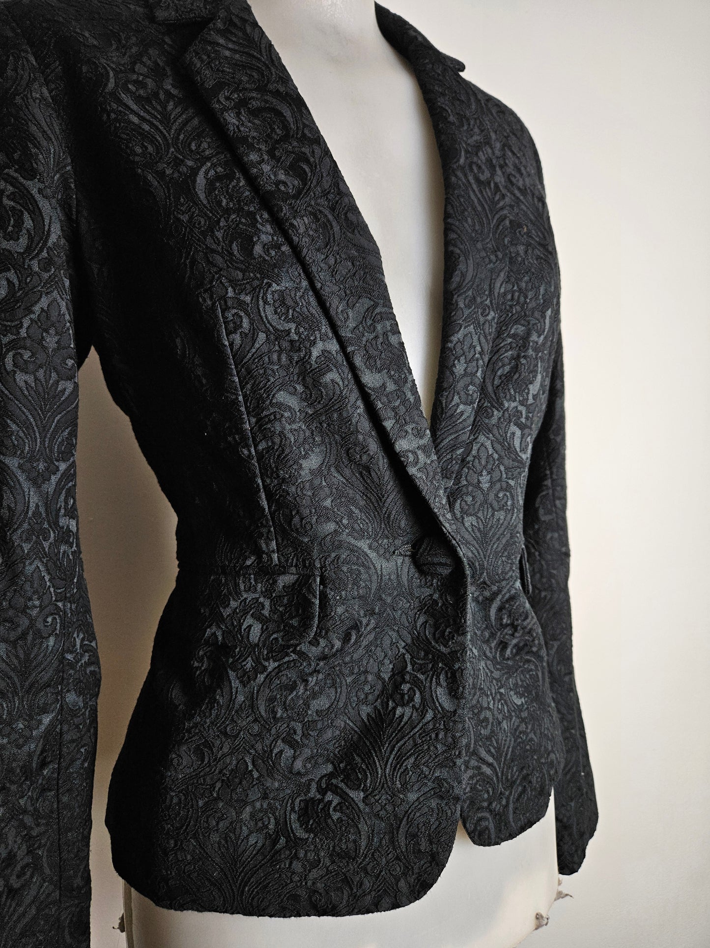 Blazer con estampado tono sobre tono