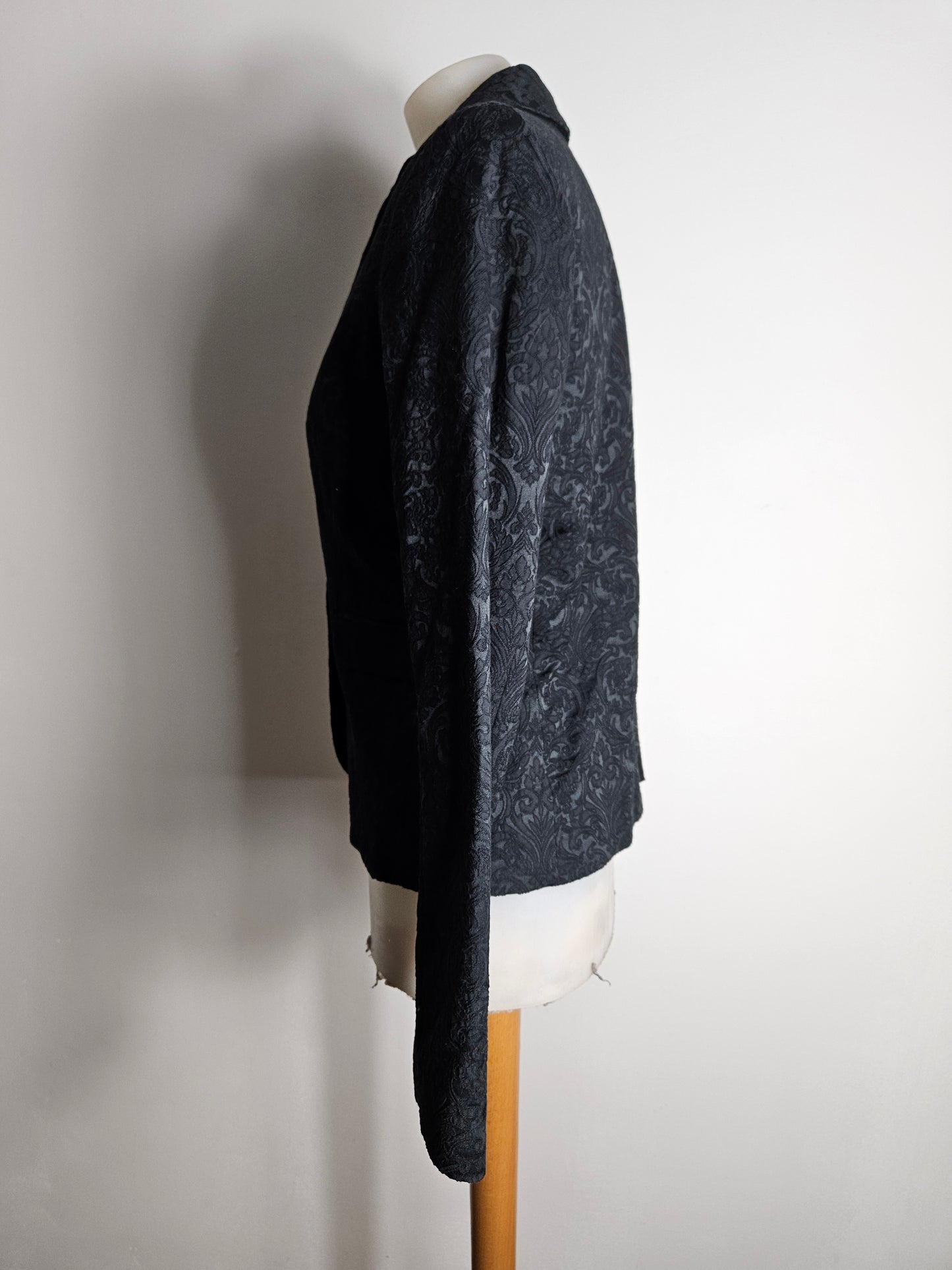 Blazer con estampado tono sobre tono