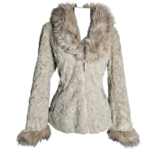 Vintage beige faux fur coat with plush oversized collar and fitted silhouette, dreamy fairycore winter piece with soft romantic energy.