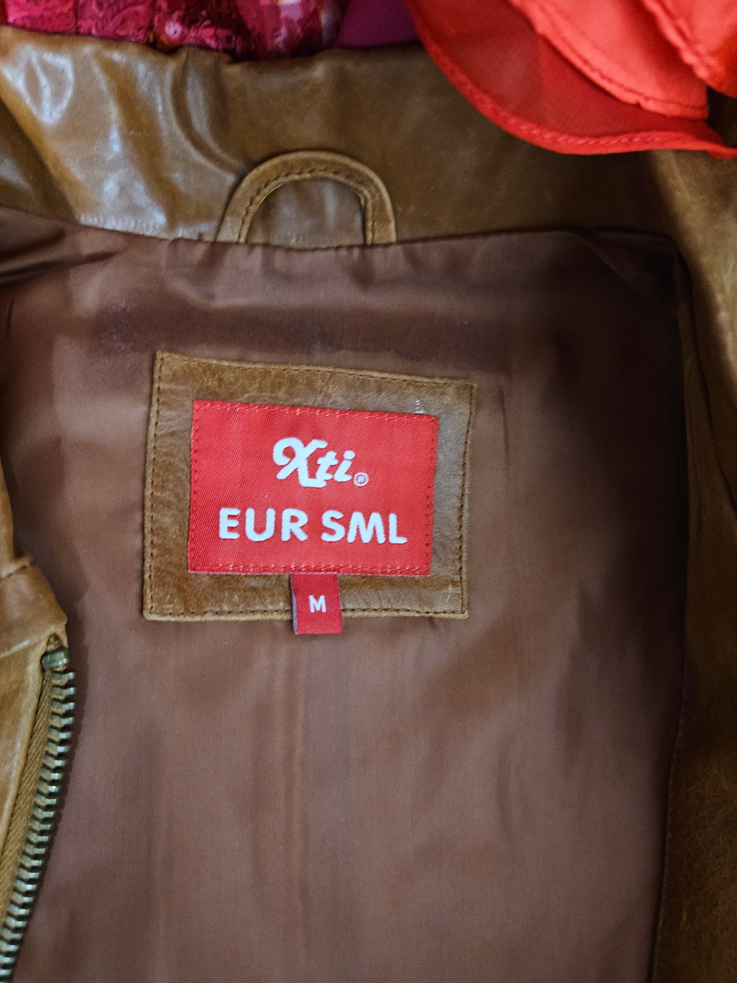 Chaqueta corta de cuero