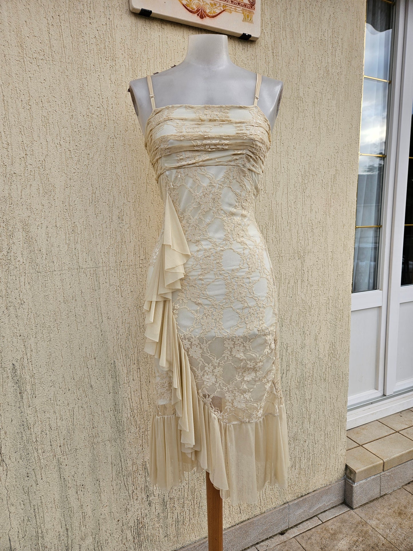 Robe en dentelle crème