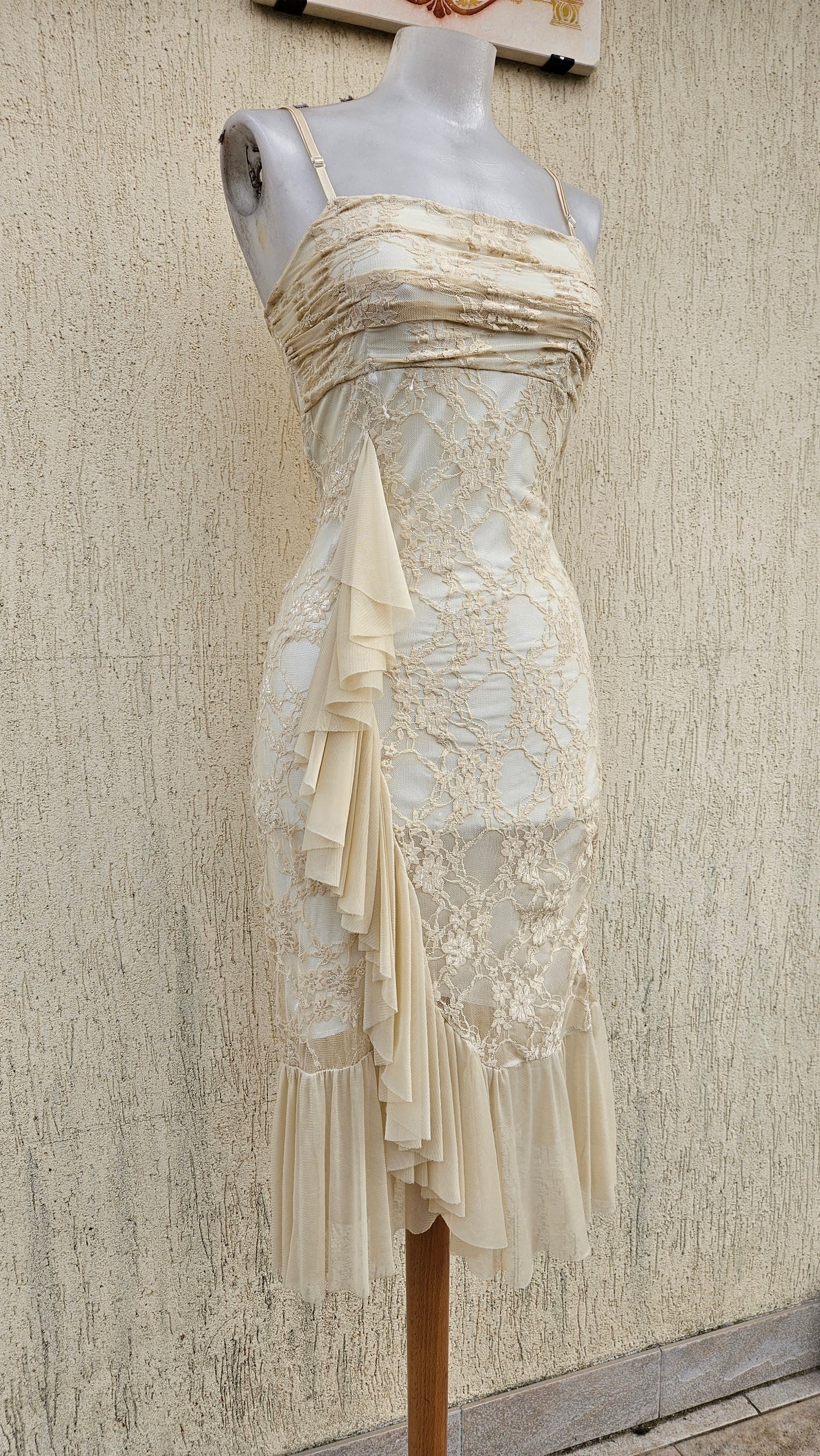 Robe en dentelle crème