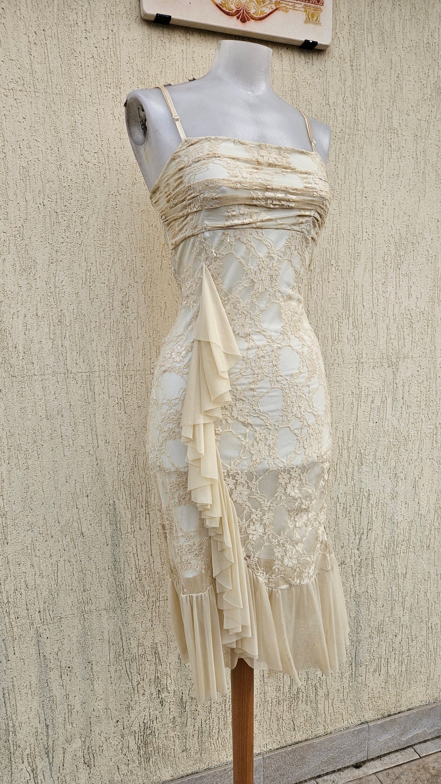 Robe en dentelle crème