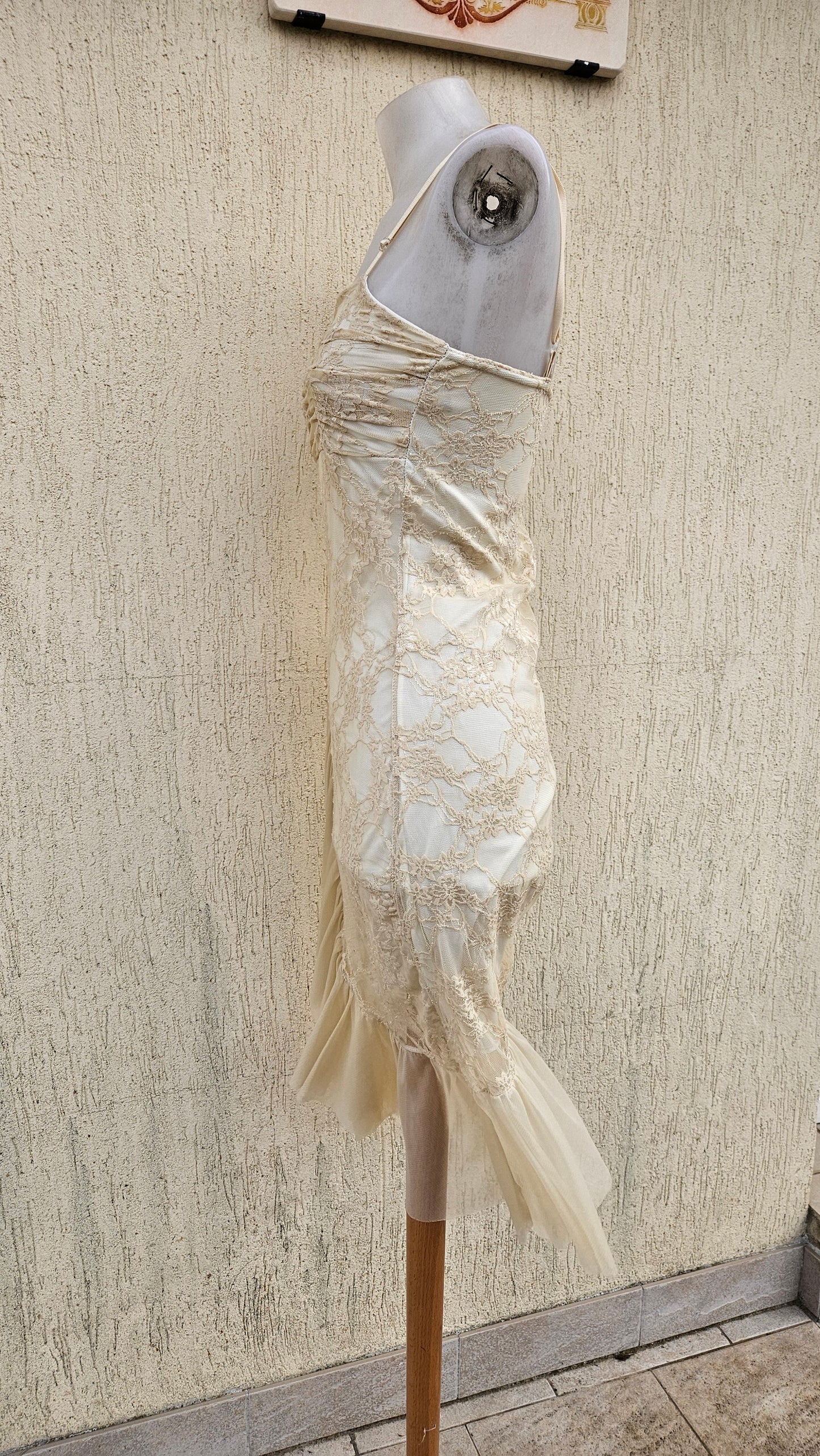 Robe en dentelle crème