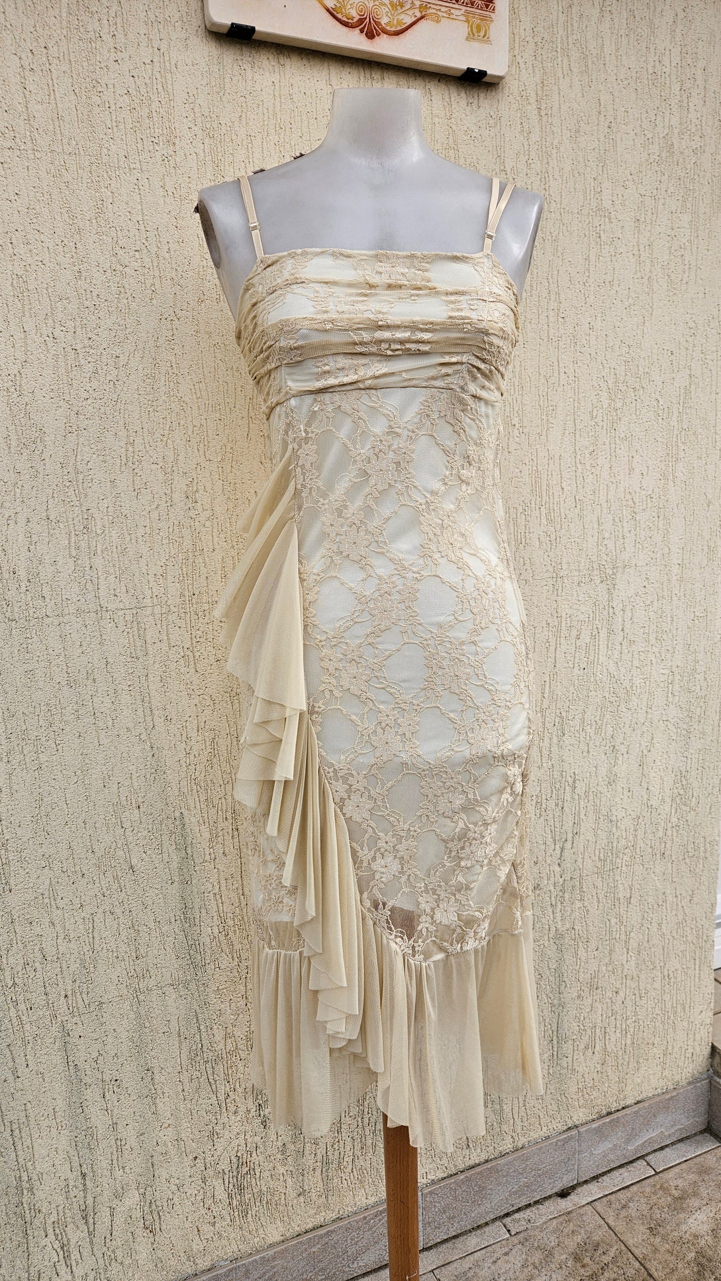Robe en dentelle crème