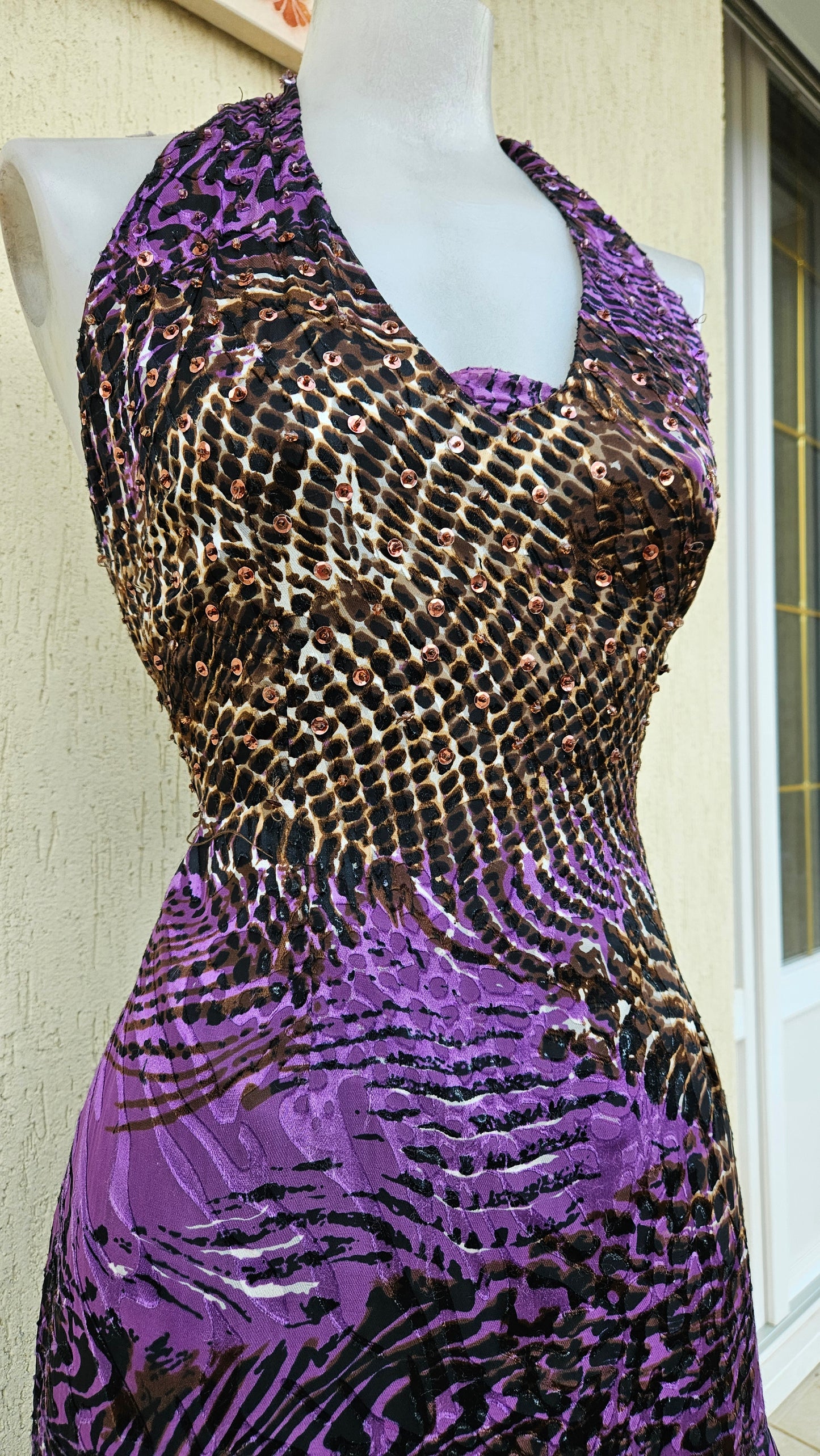 Robe dos nu tons violet et marron