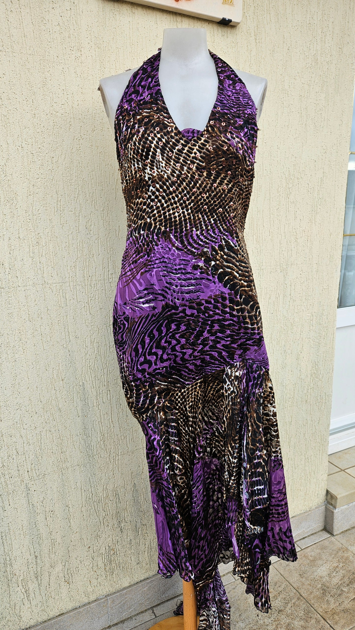 Robe dos nu tons violet et marron