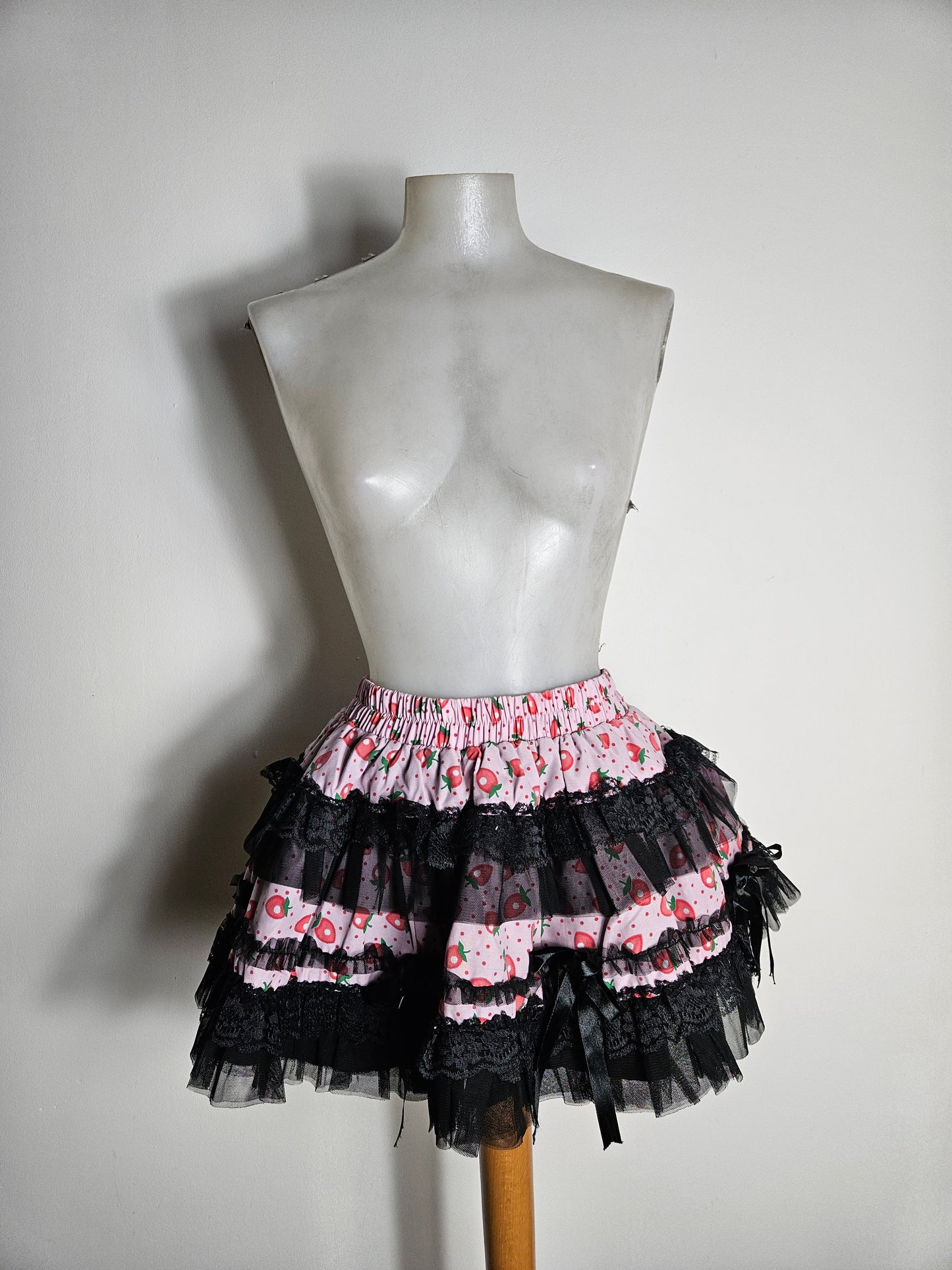 Mini jupe motif fraises