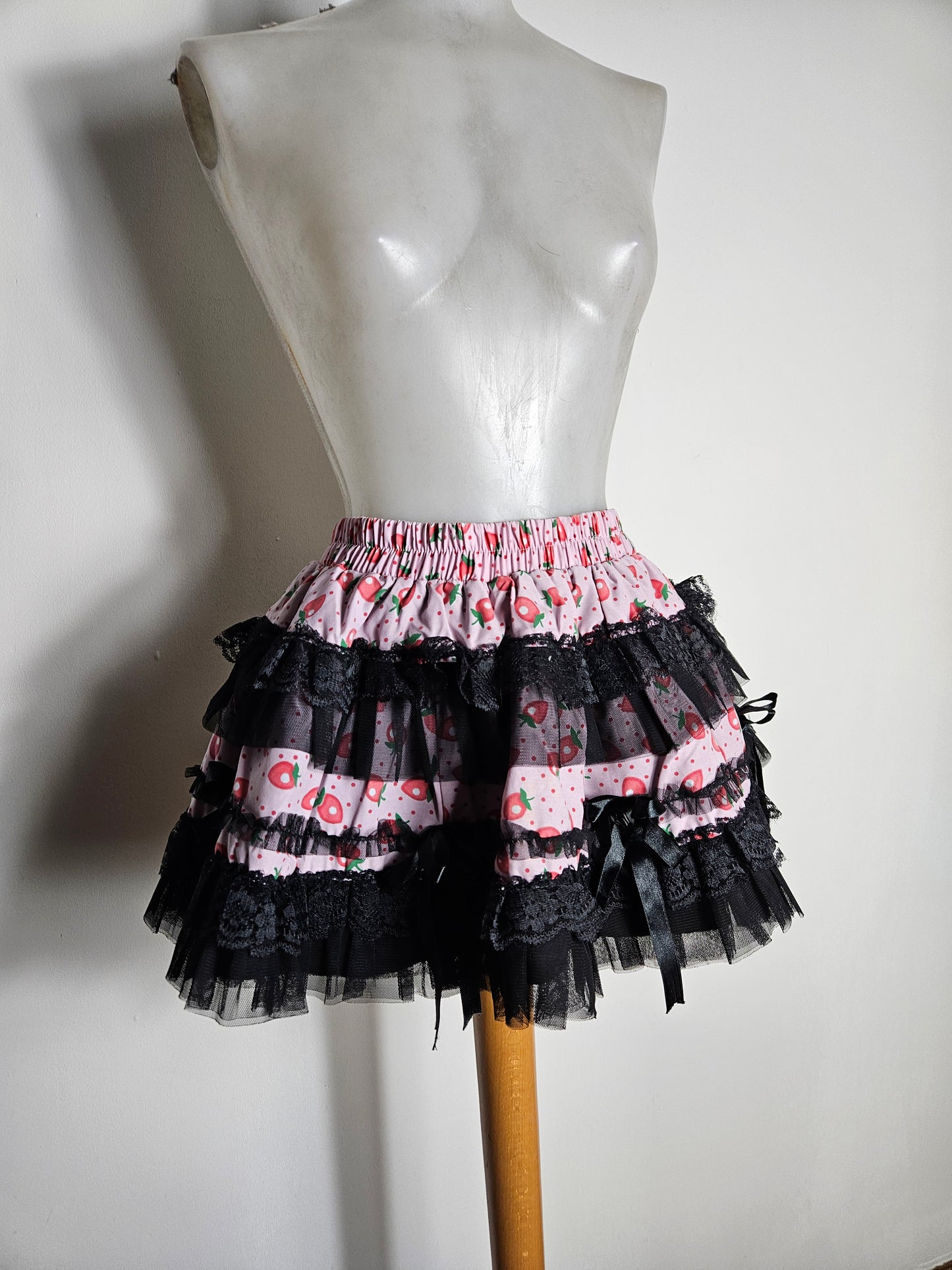 Mini jupe motif fraises