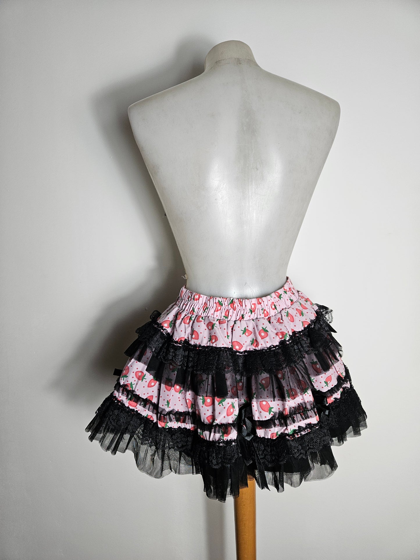 Mini jupe motif fraises