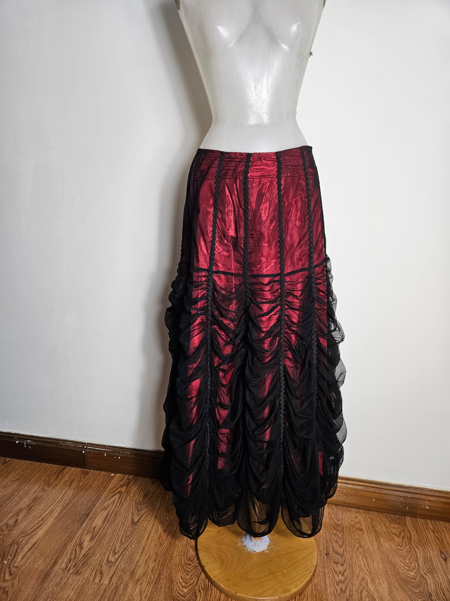 Jupe en voile rouge et noire SINISTER