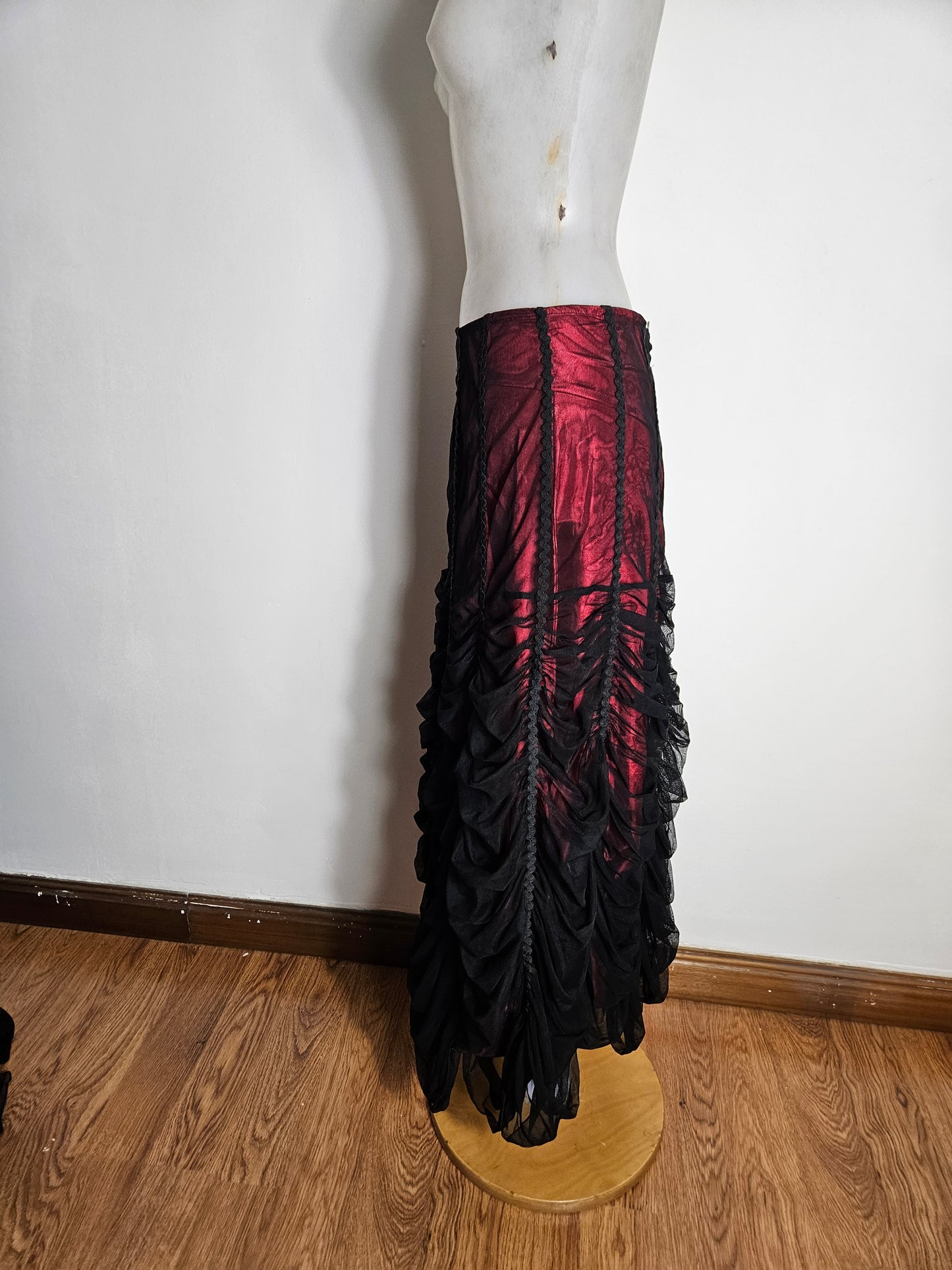 Jupe en voile rouge et noire SINISTER