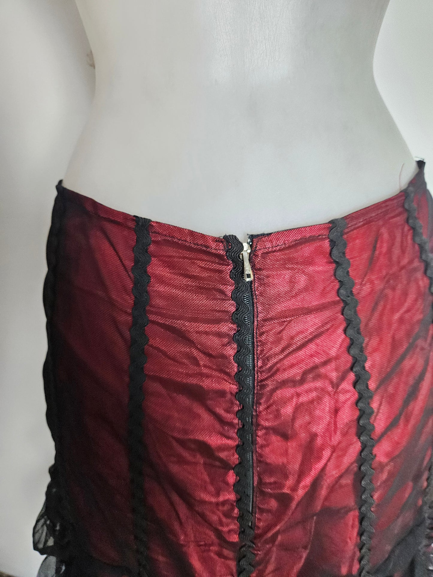 Jupe en voile rouge et noire SINISTER