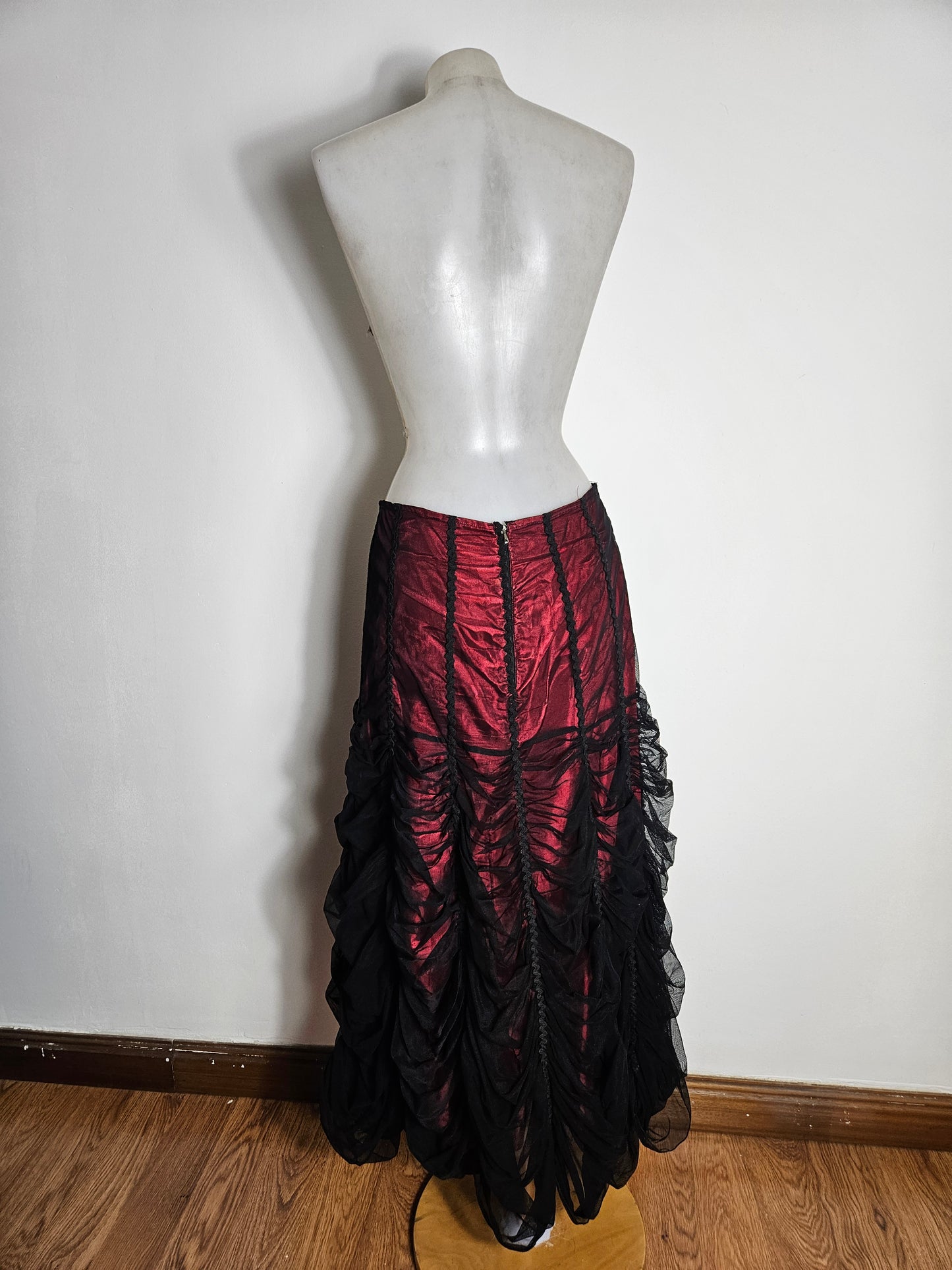 Jupe en voile rouge et noire SINISTER