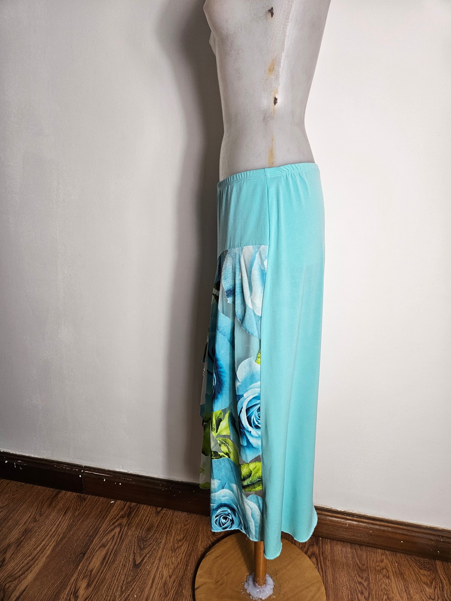 Jupe asymétrique bleue motif florale (Copie)
