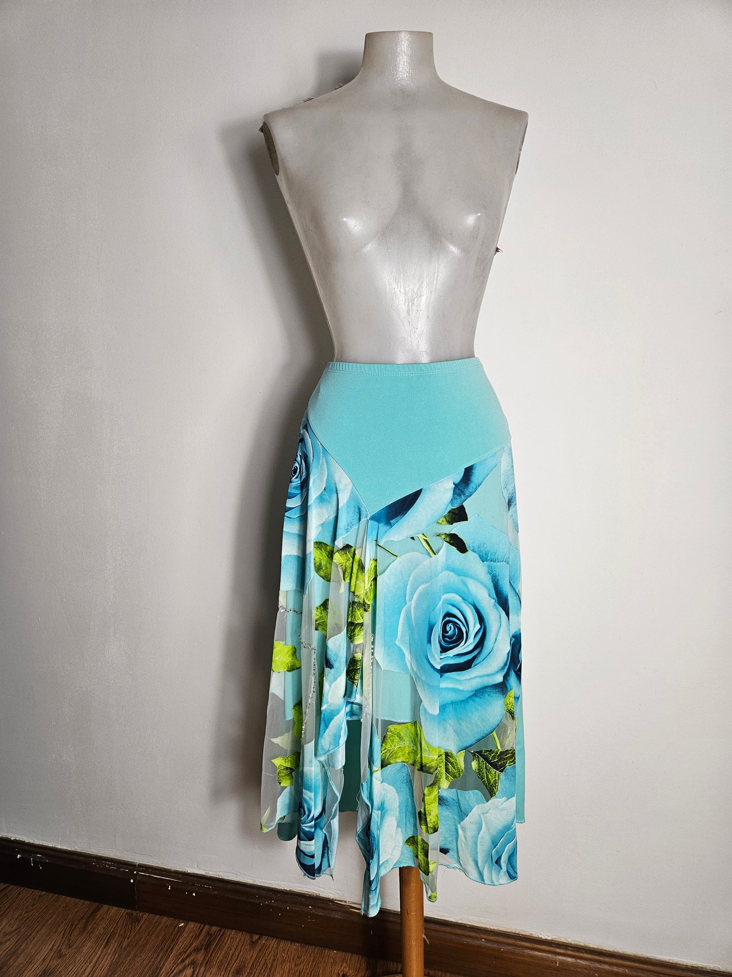 Jupe asymétrique bleue motif florale (Copie)