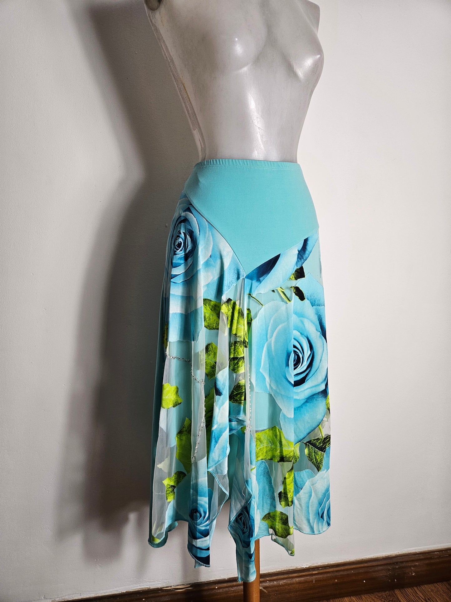 Jupe asymétrique bleue motif florale (Copie)
