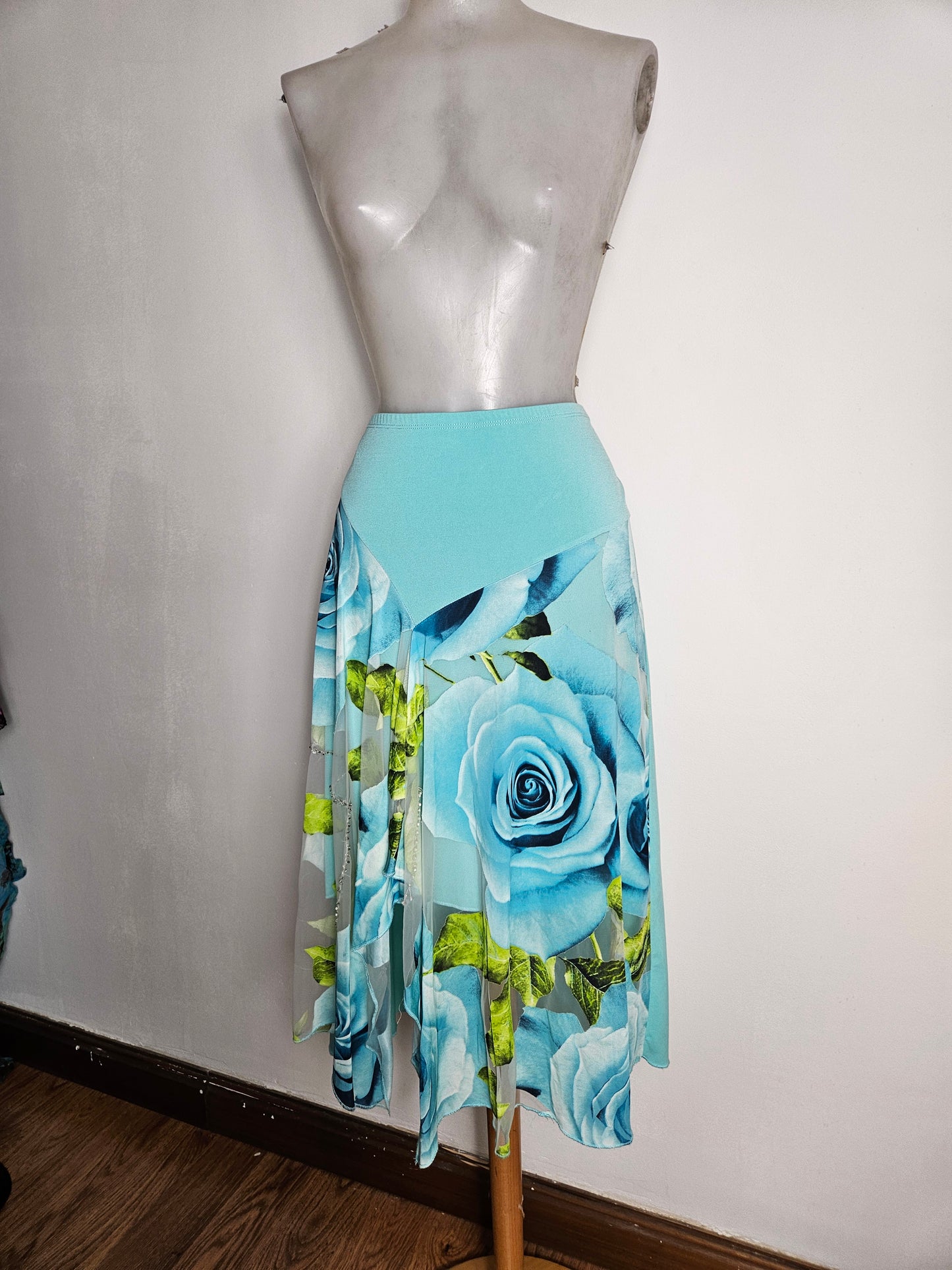 Jupe asymétrique bleue motif florale (Copie)