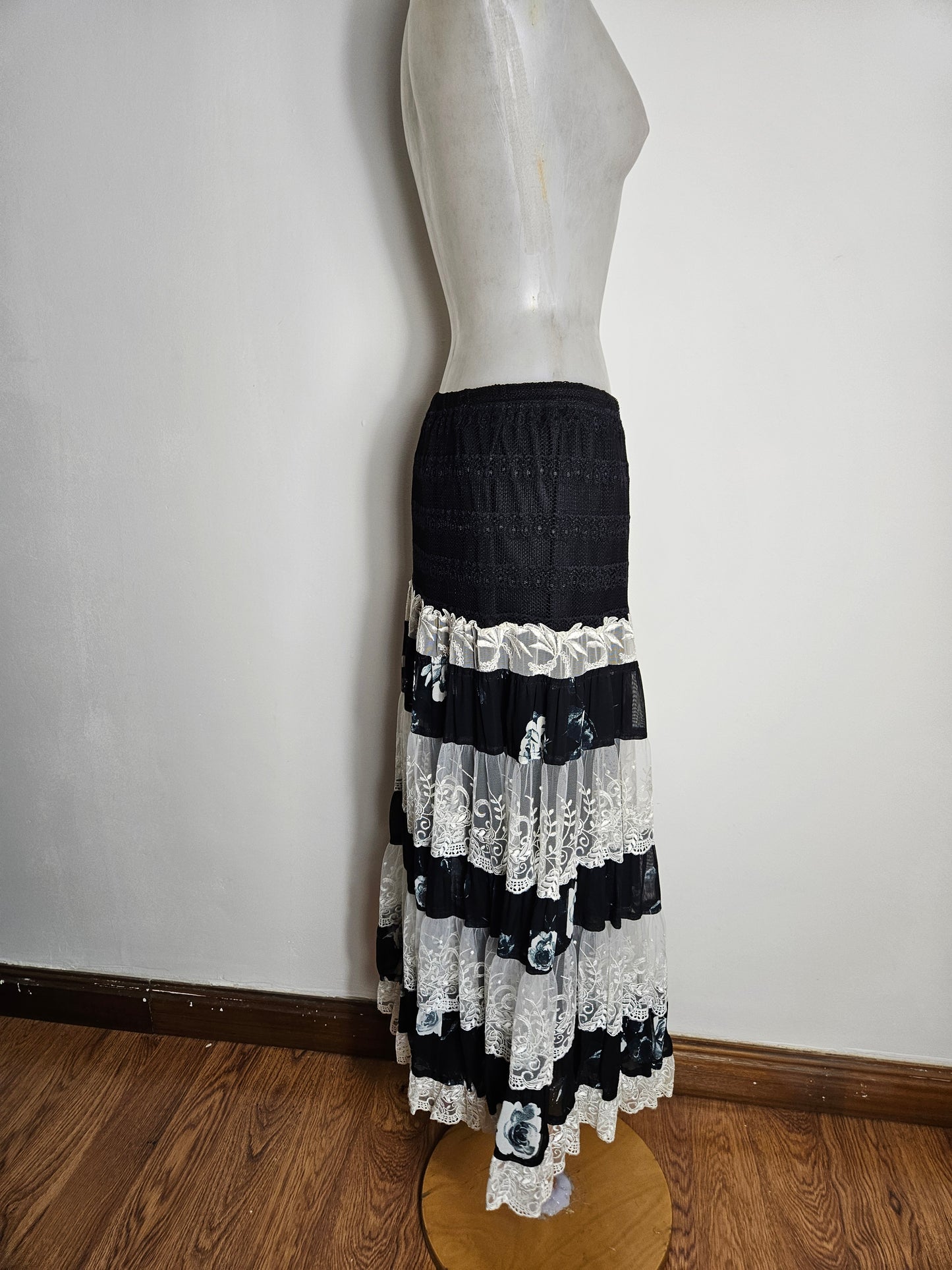 Black and white ruffled skirt
