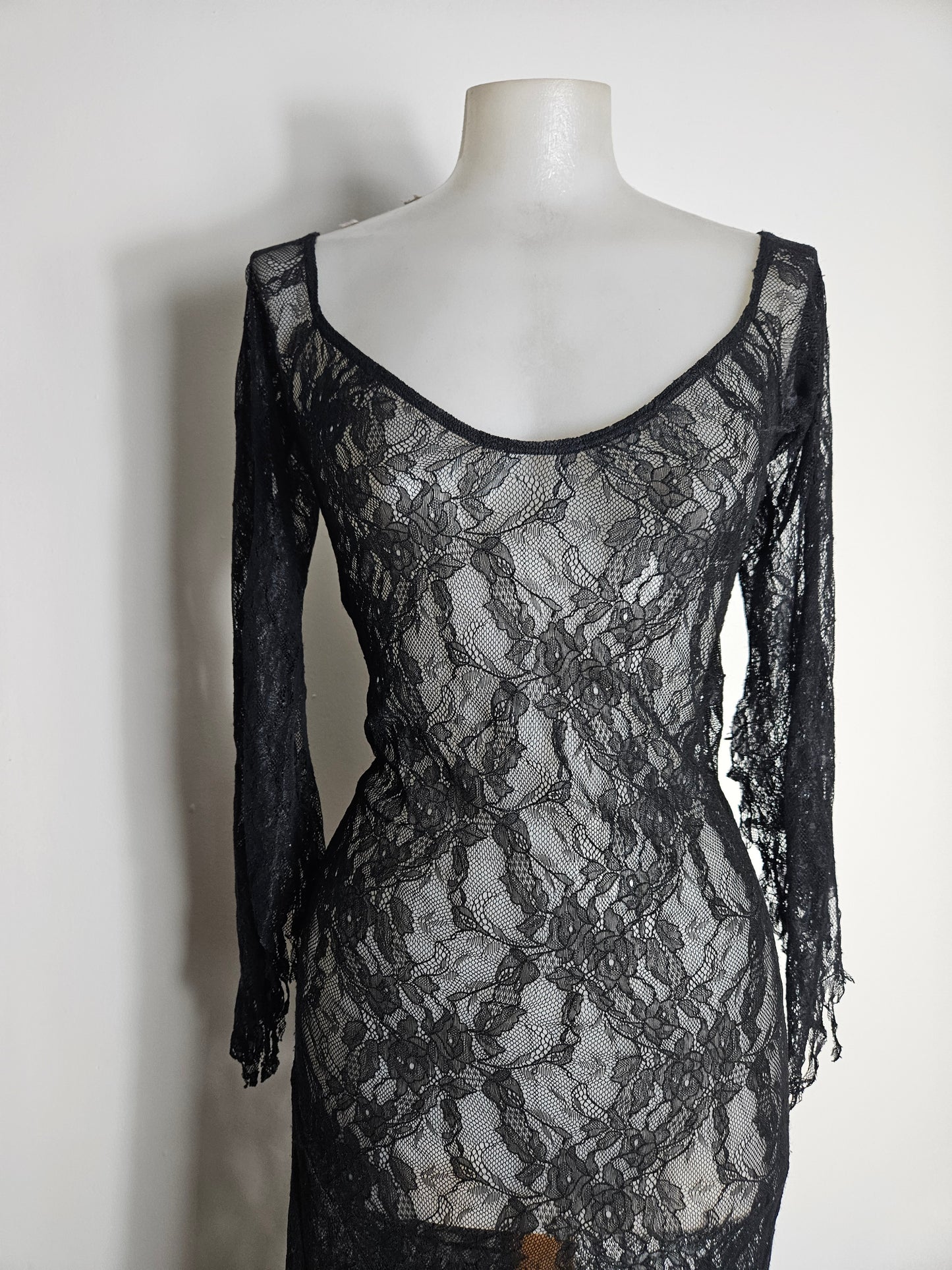 Robe en dentelle noire