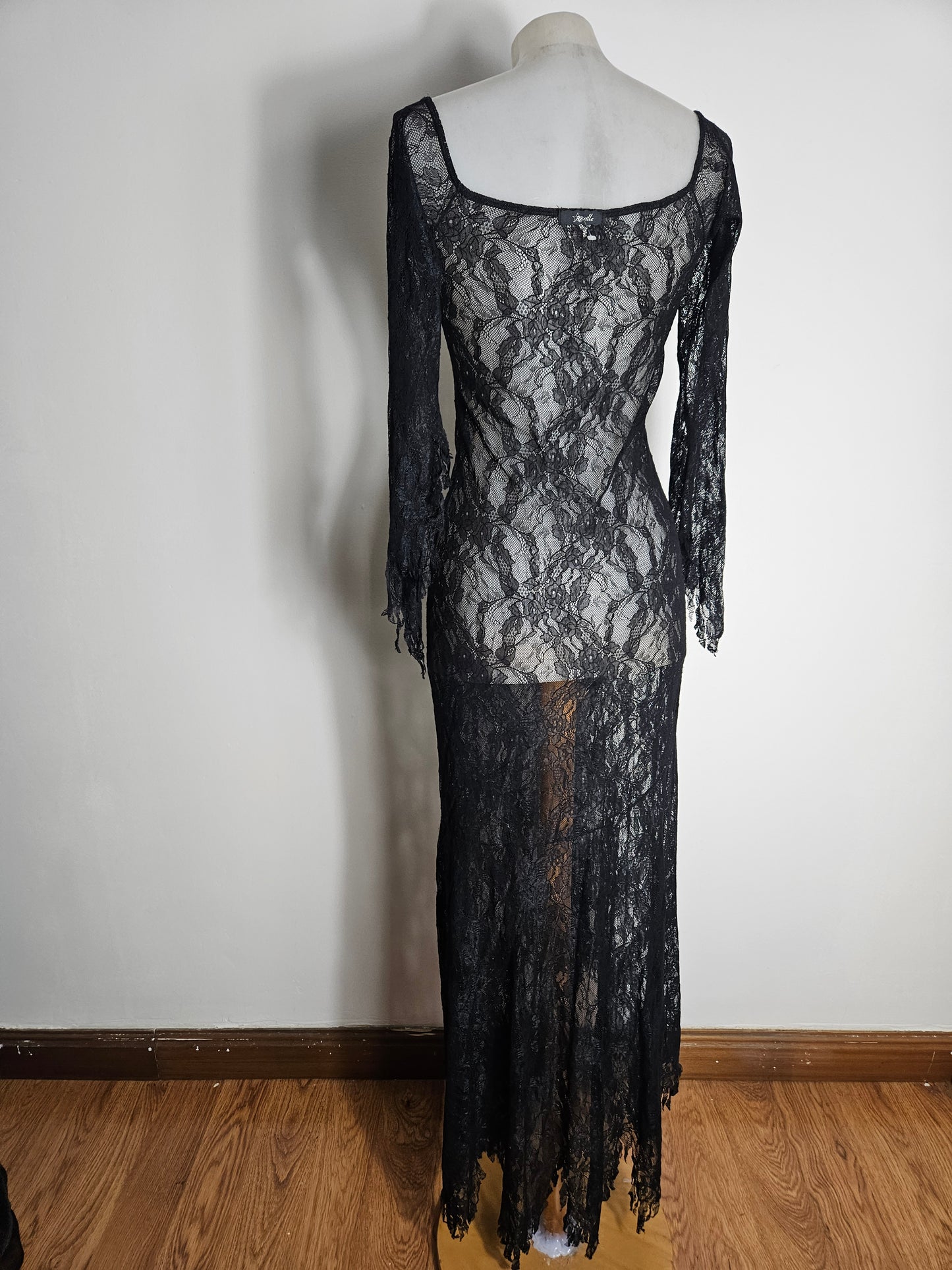 Robe en dentelle noire
