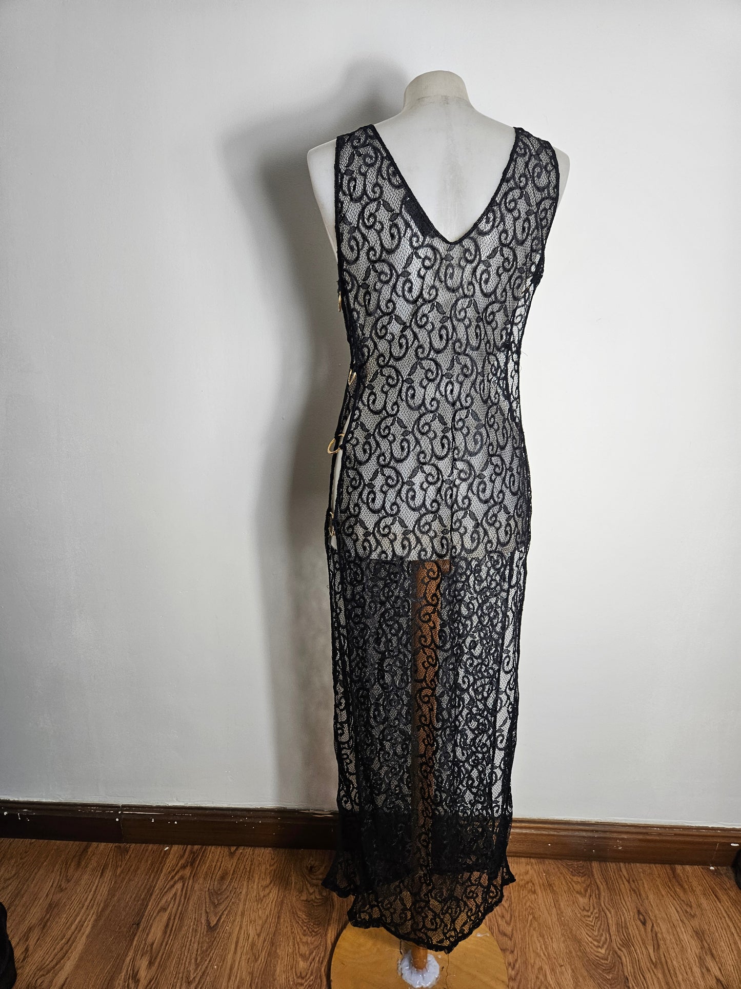 Robe en dentelle détails anneaux