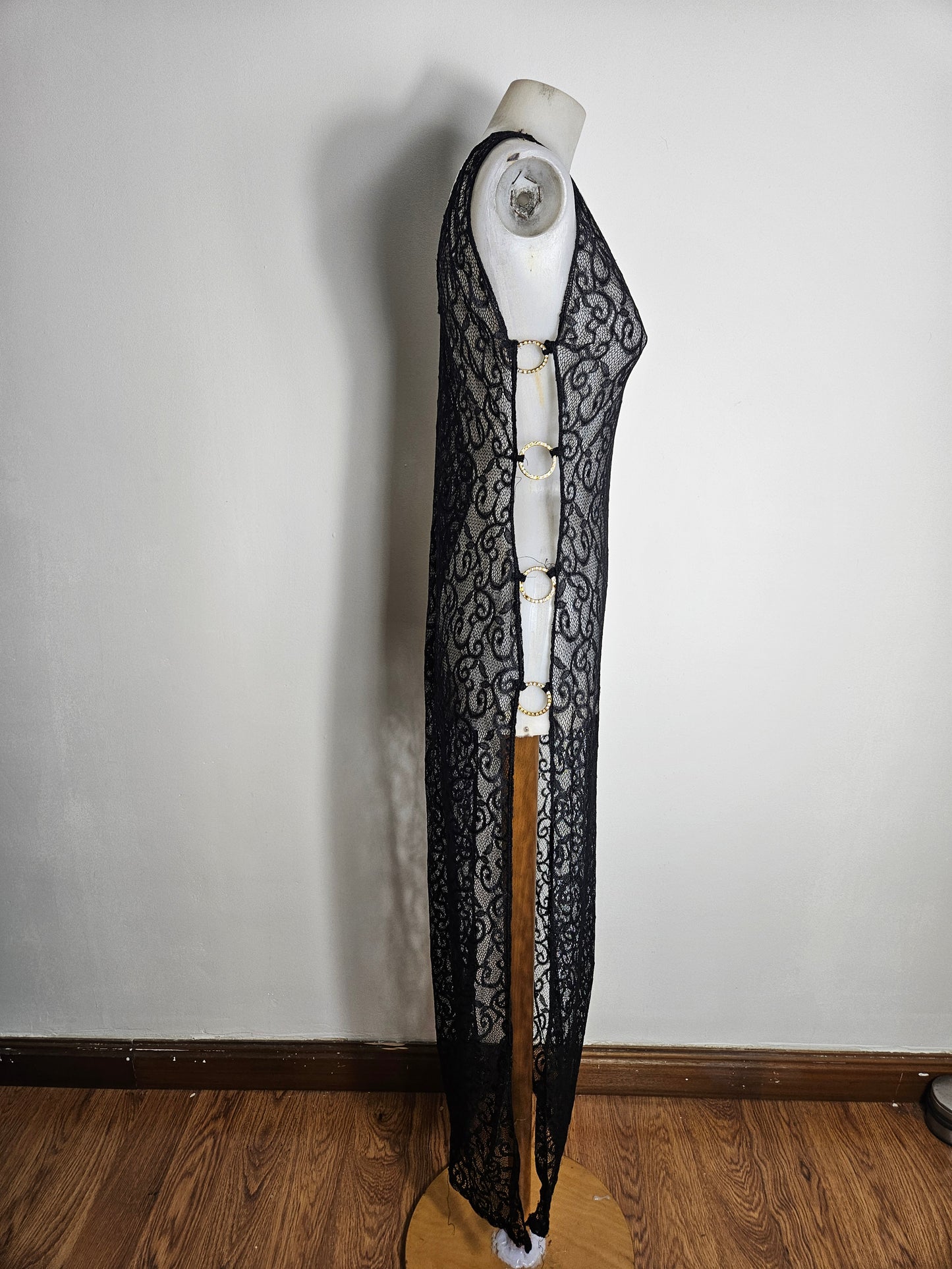 Robe en dentelle détails anneaux