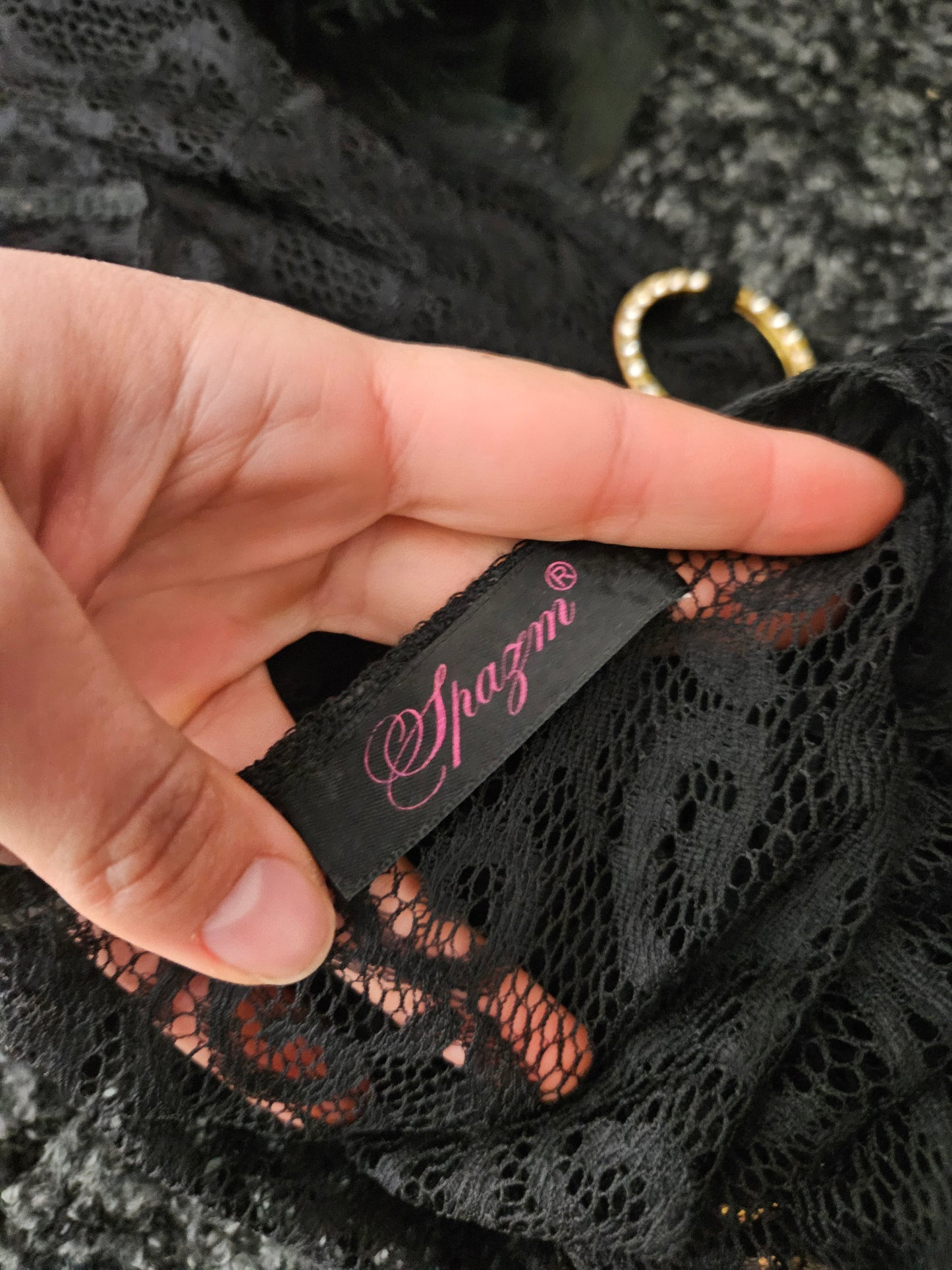 Robe en dentelle détails anneaux