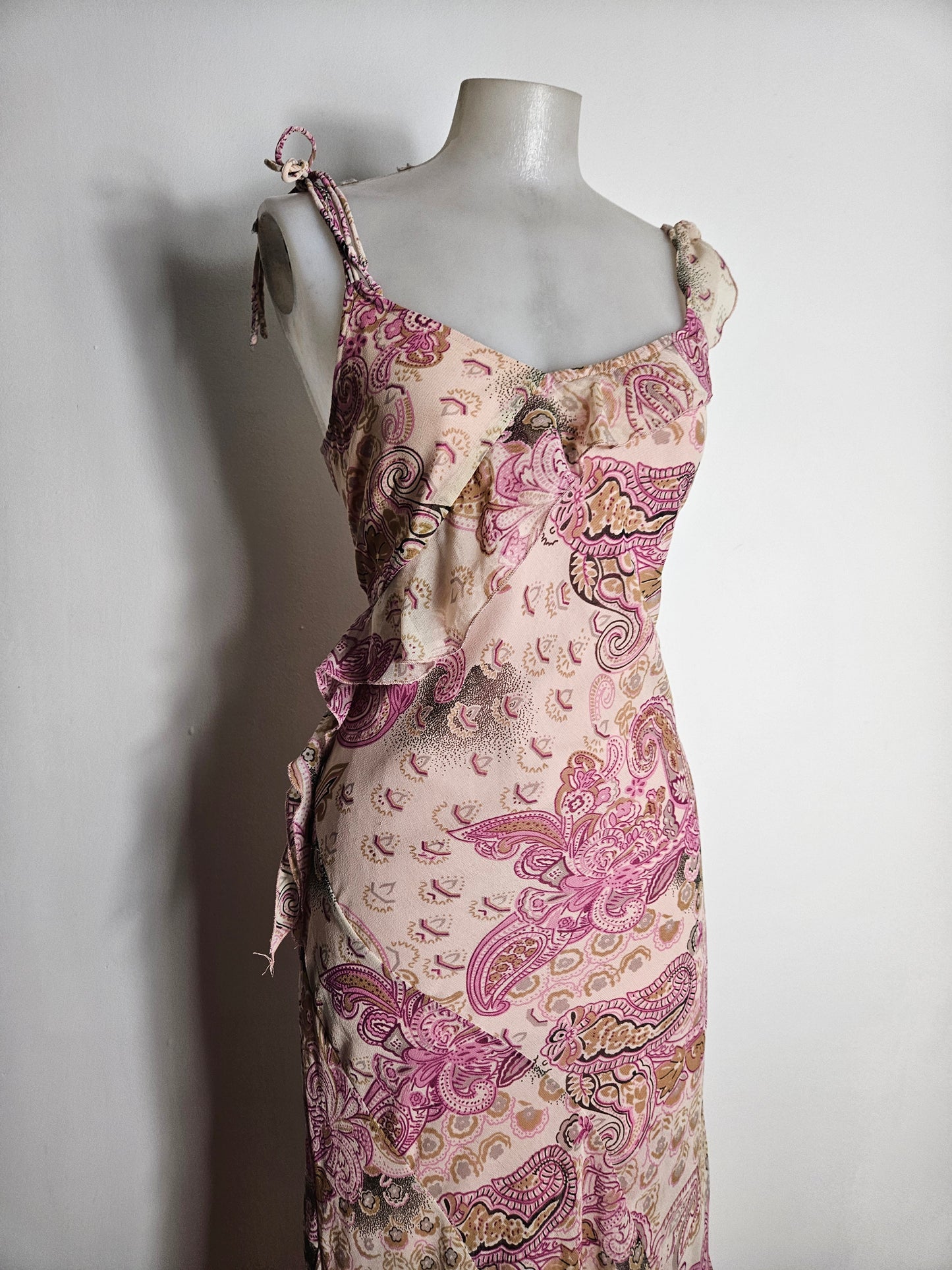 Robe en voile fleurie rose