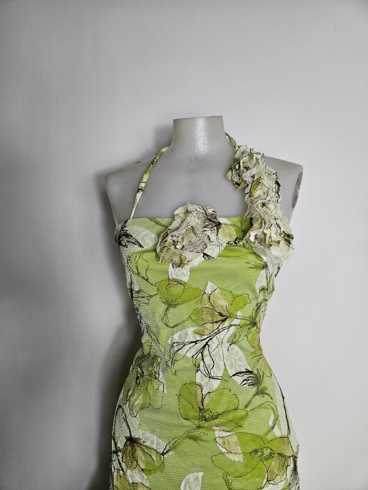 Vestido de encaje en tonos verdes