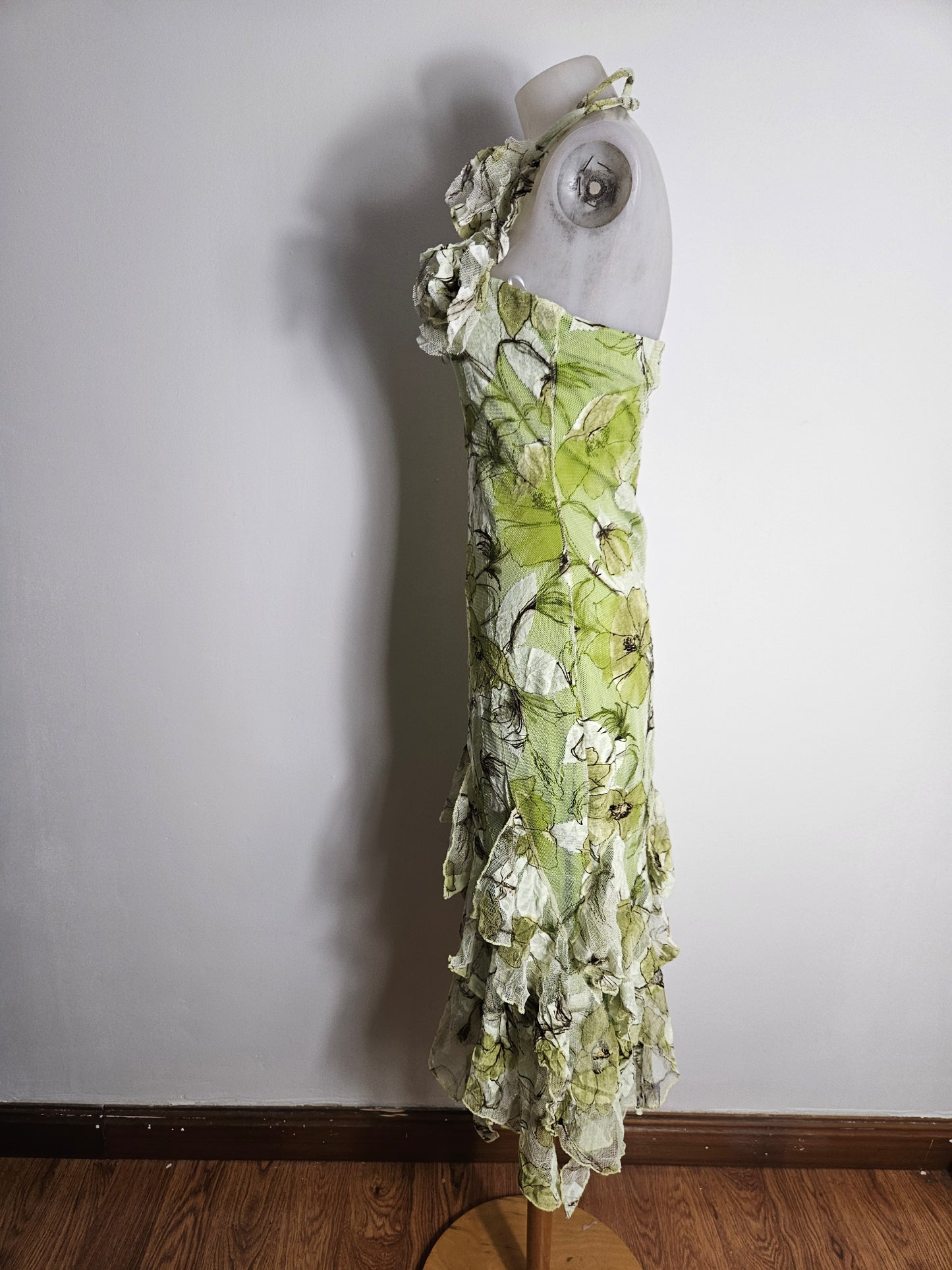 Vestido de encaje en tonos verdes