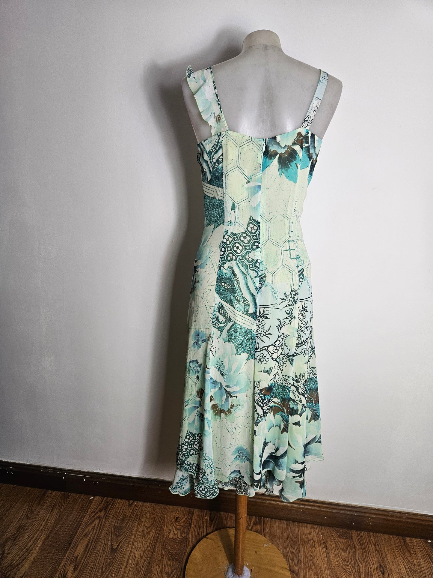 Vestido de gasa floral azul y verde