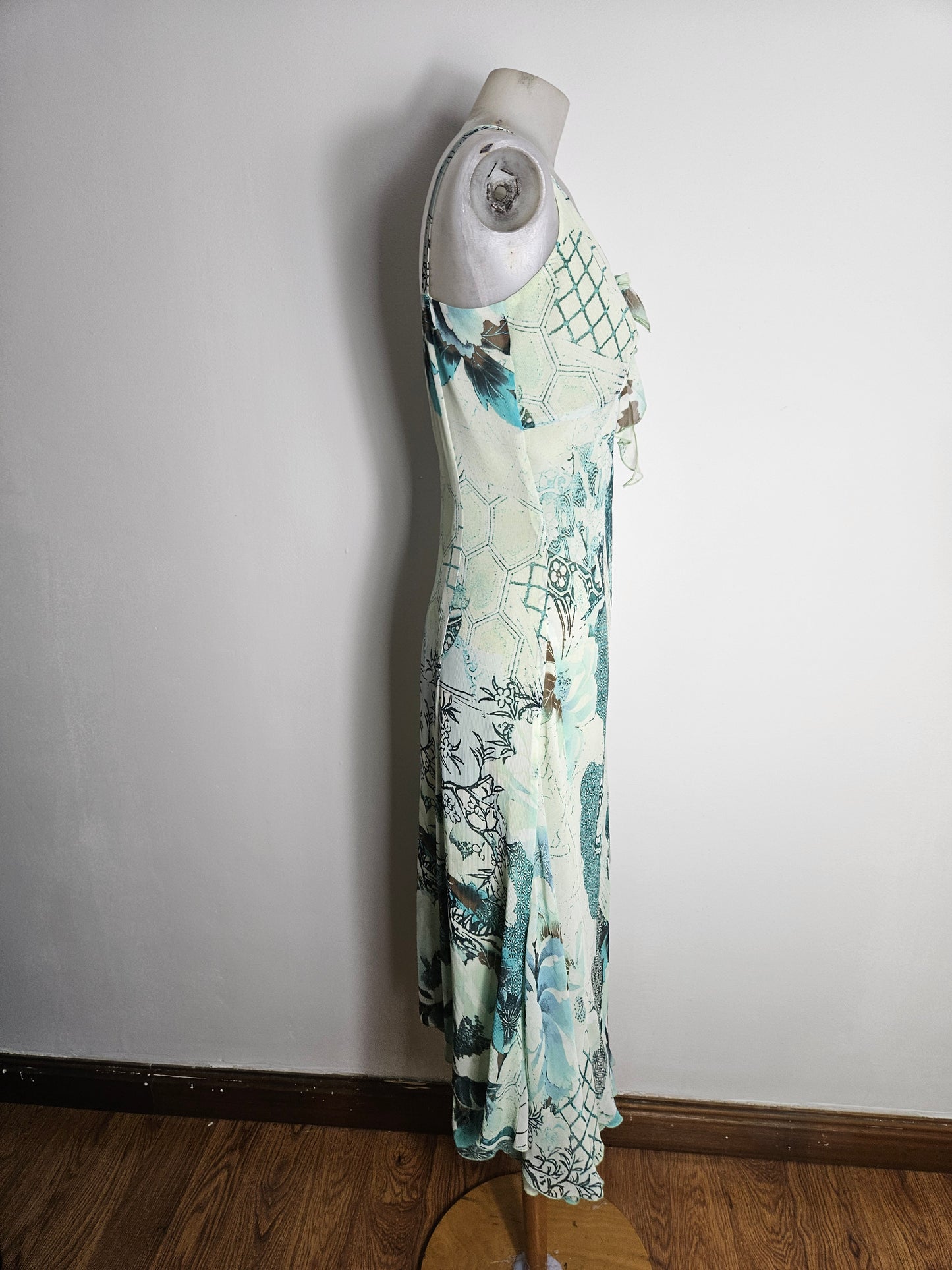 Vestido de gasa floral azul y verde