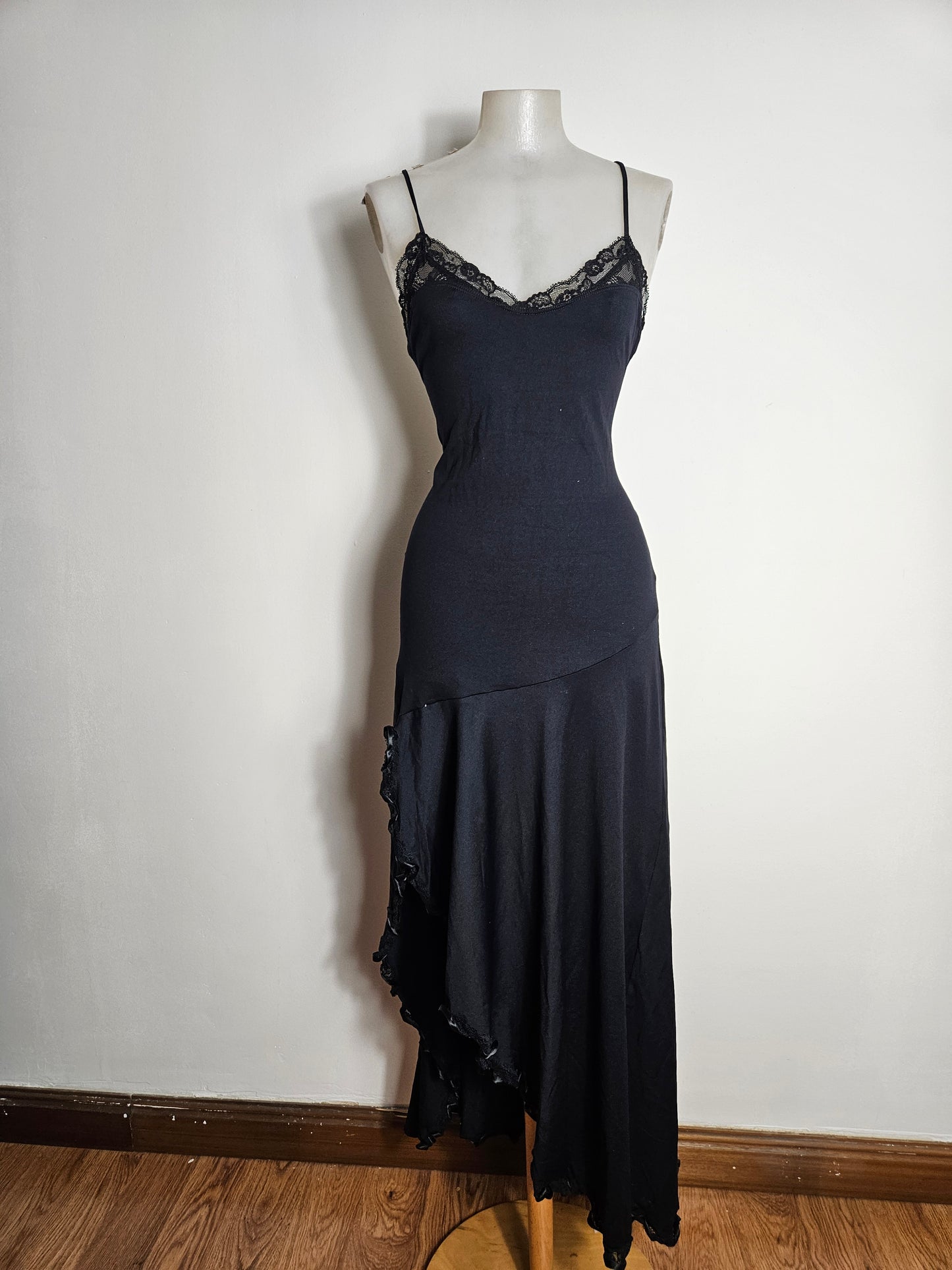 Vestido largo negro con espalda descubierta