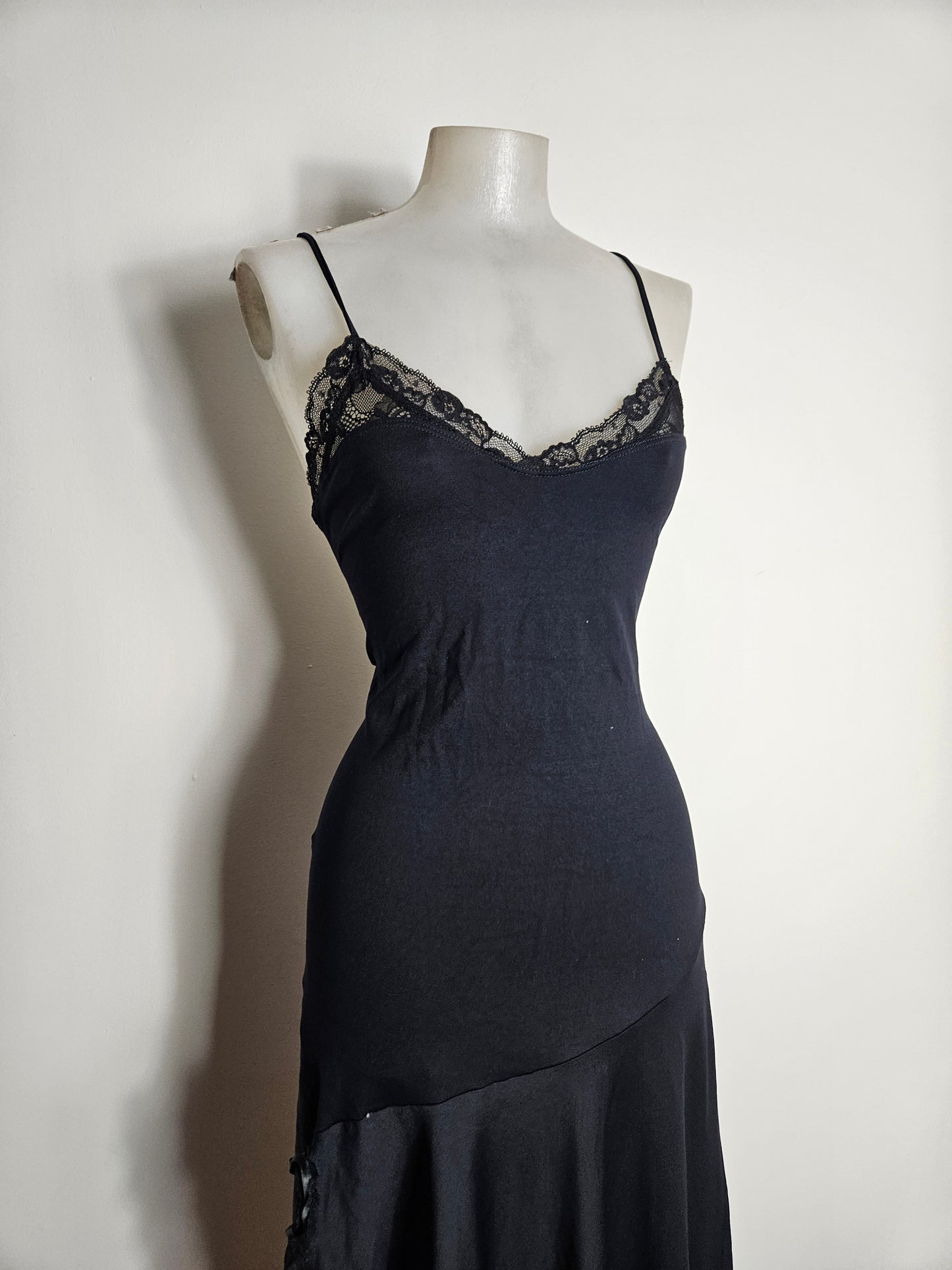 Vestido largo negro con espalda descubierta