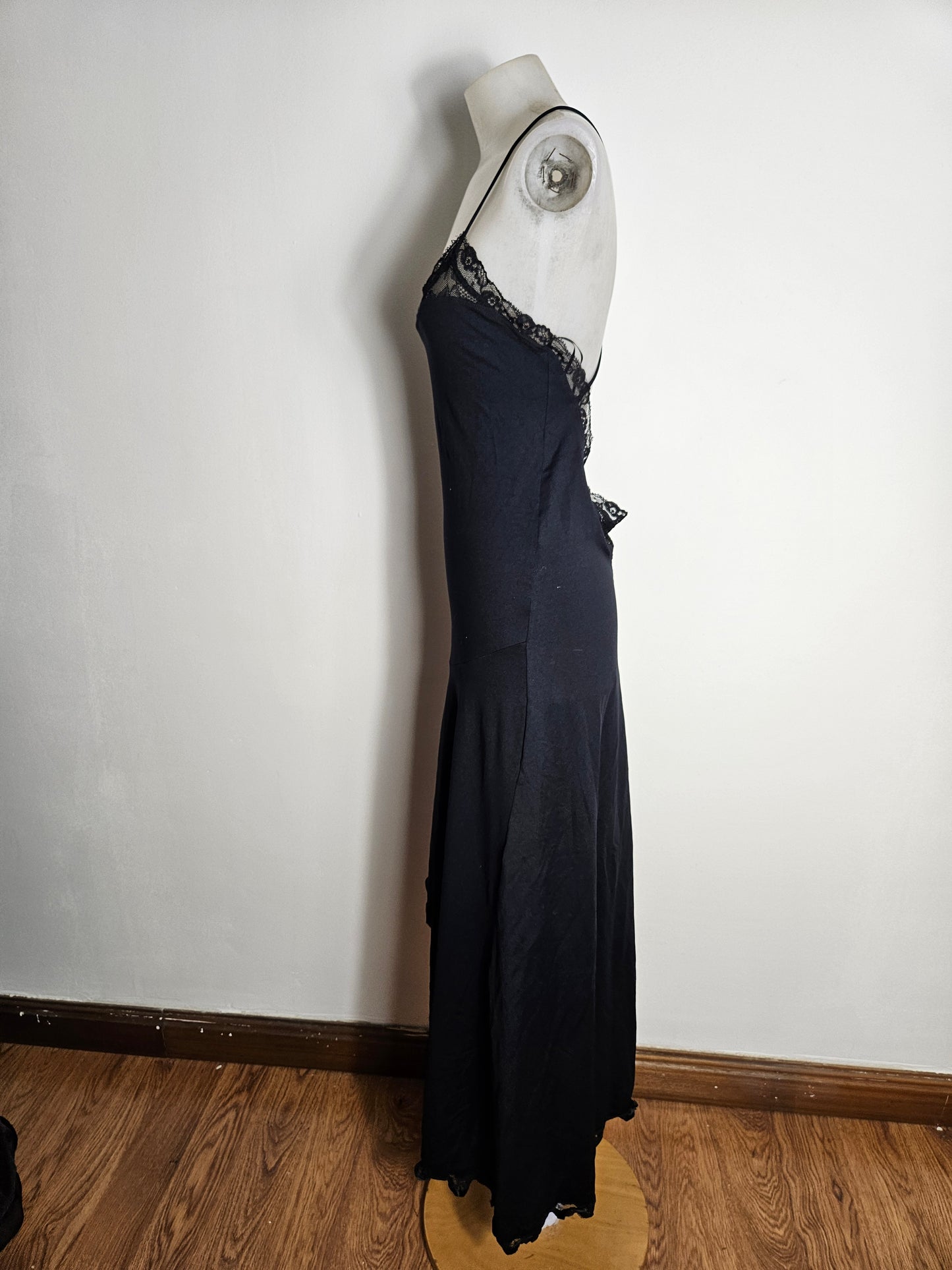 Vestido largo negro con espalda descubierta