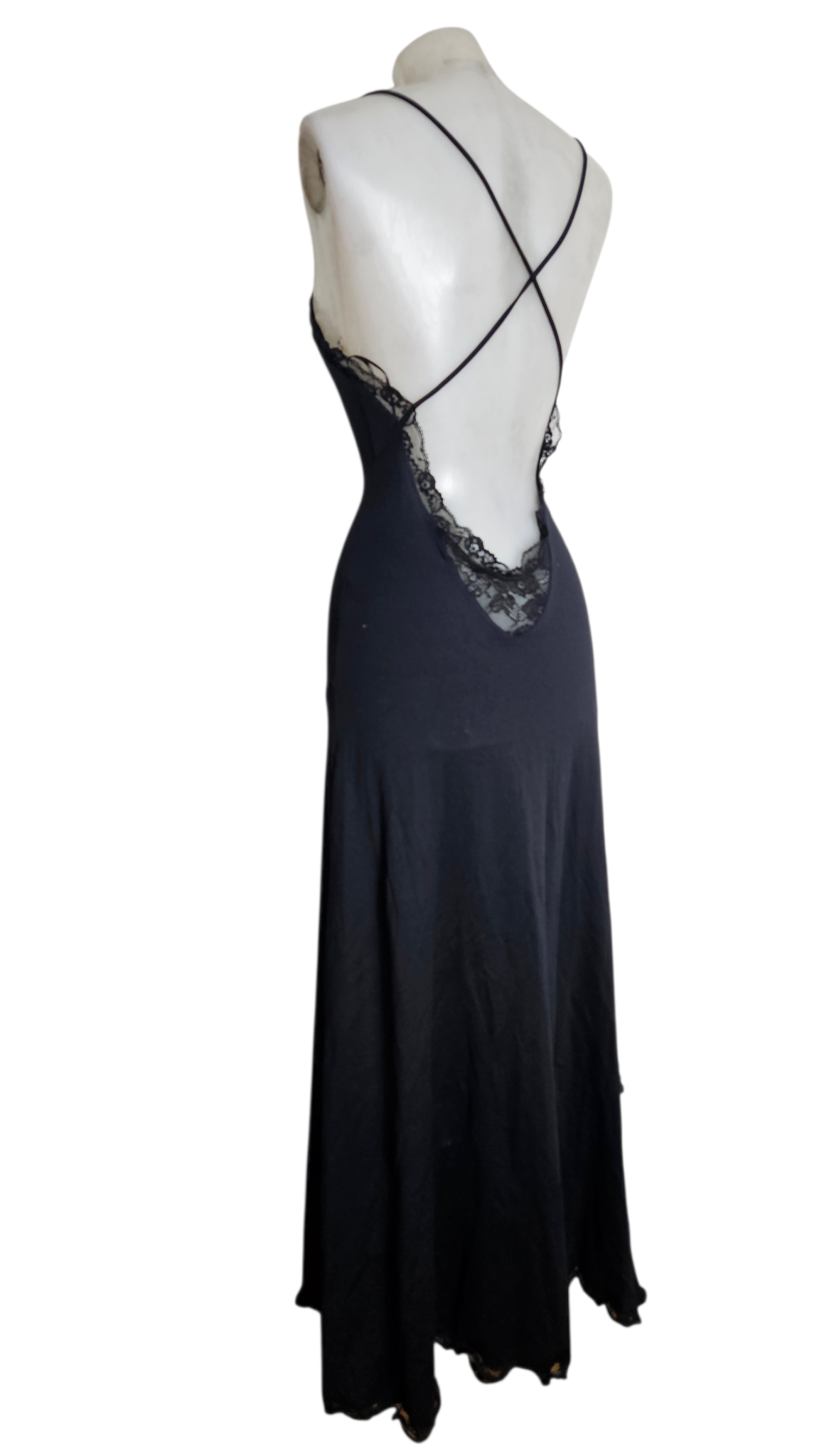 Vestido largo negro con espalda descubierta