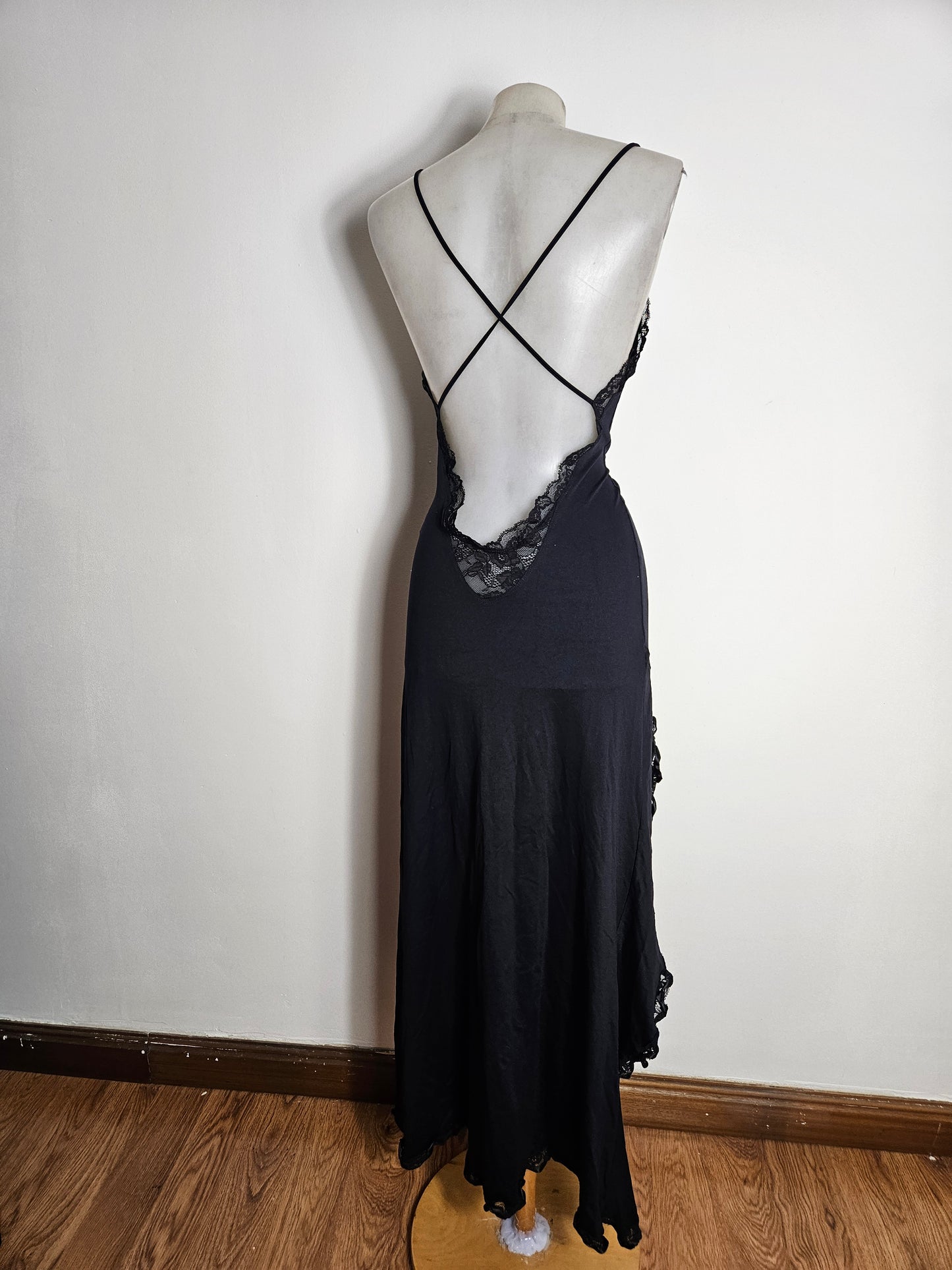 Vestido largo negro con espalda descubierta